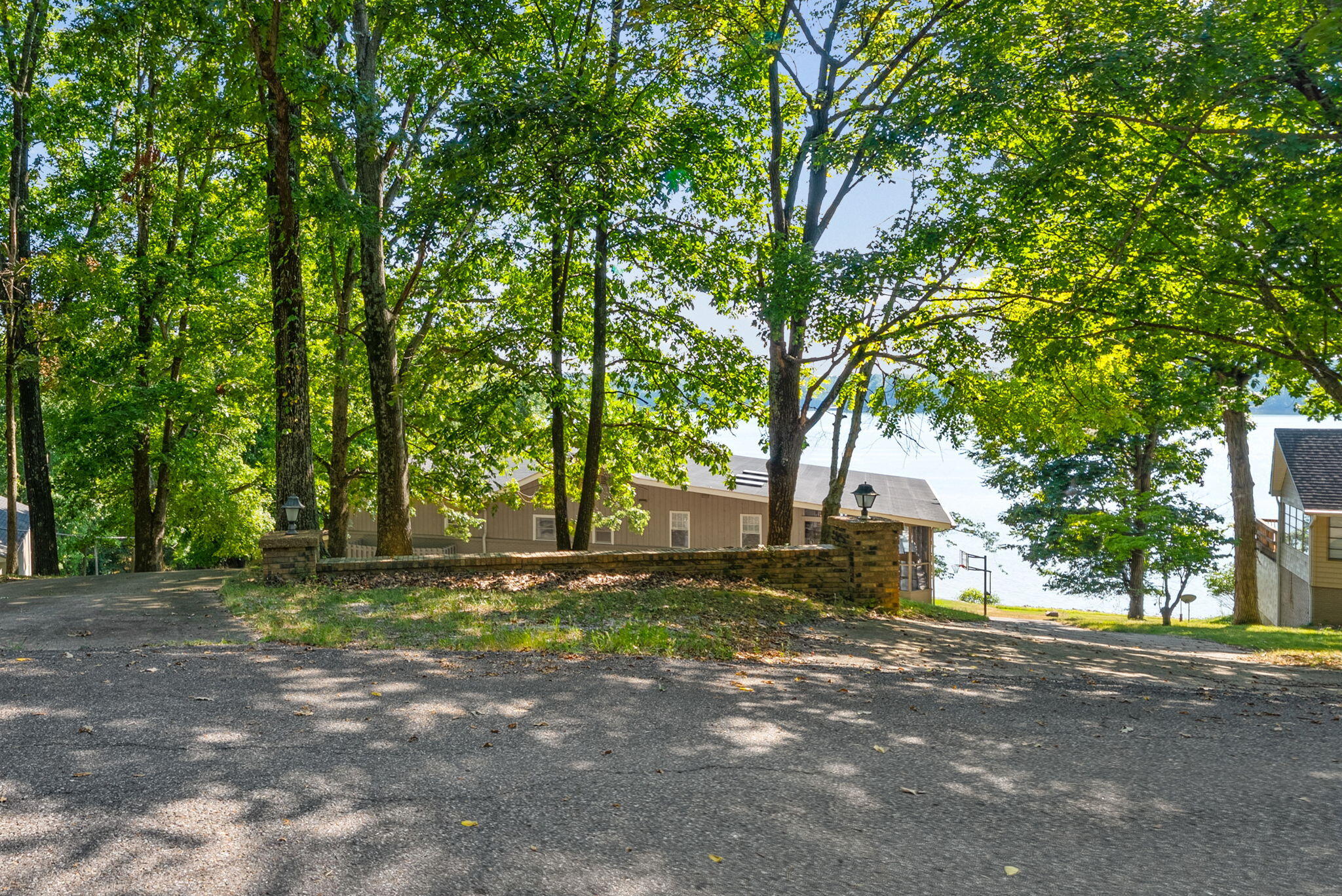 285 Bayview Drive Property Photo 3