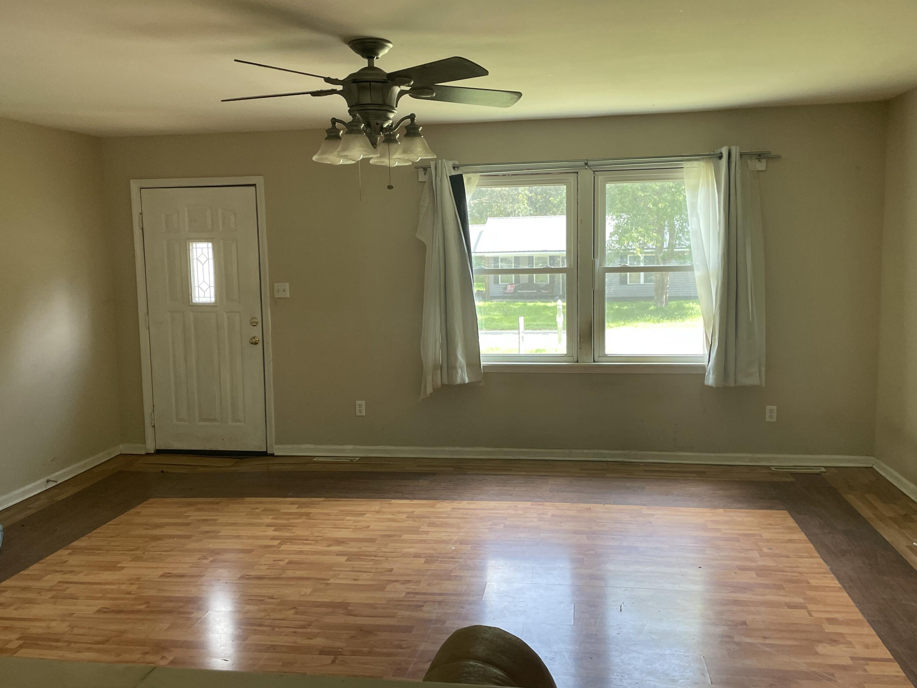 173 Whispering Oaks Loop Property Photo 6