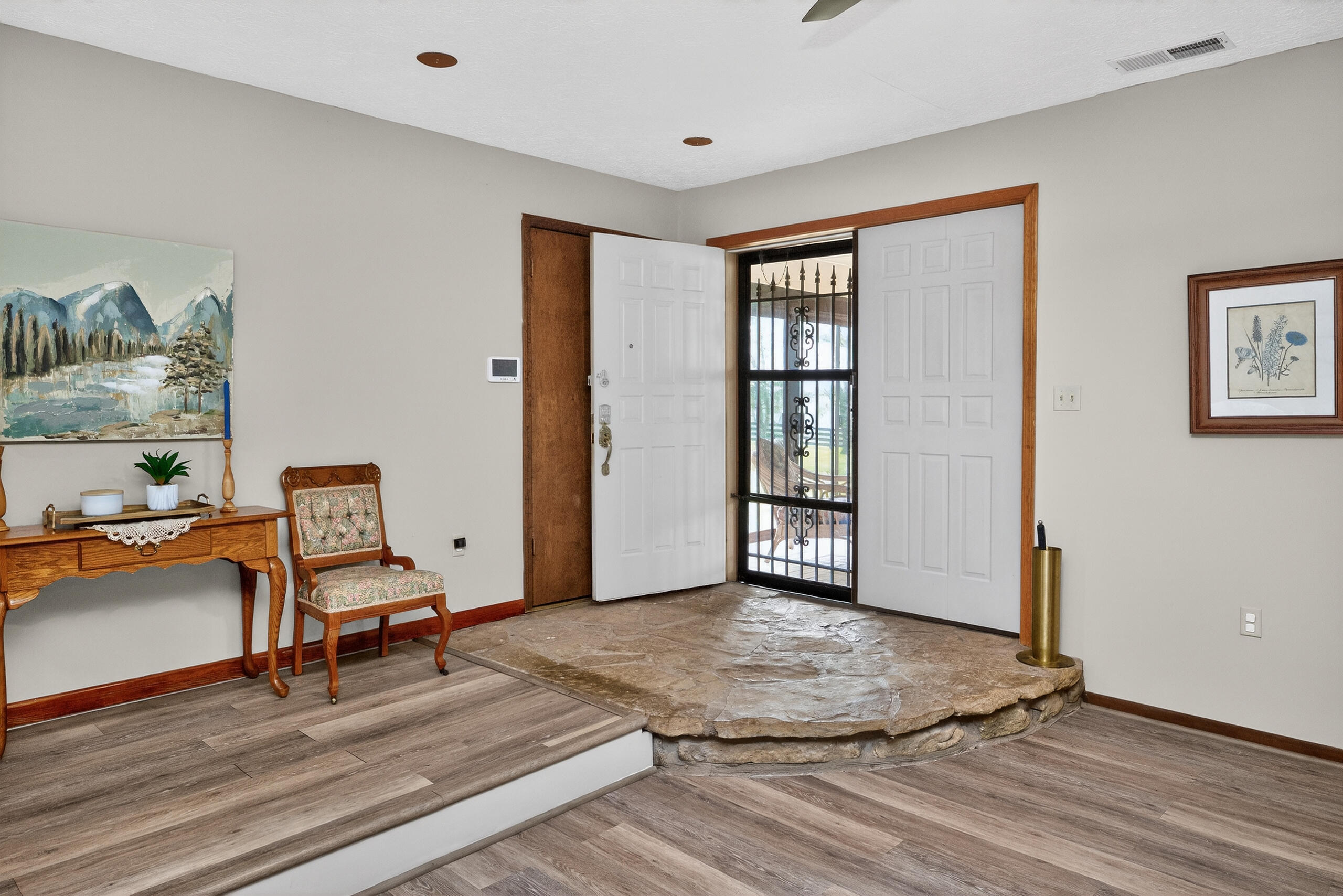 1070 Jacks Creek Road Property Photo 7