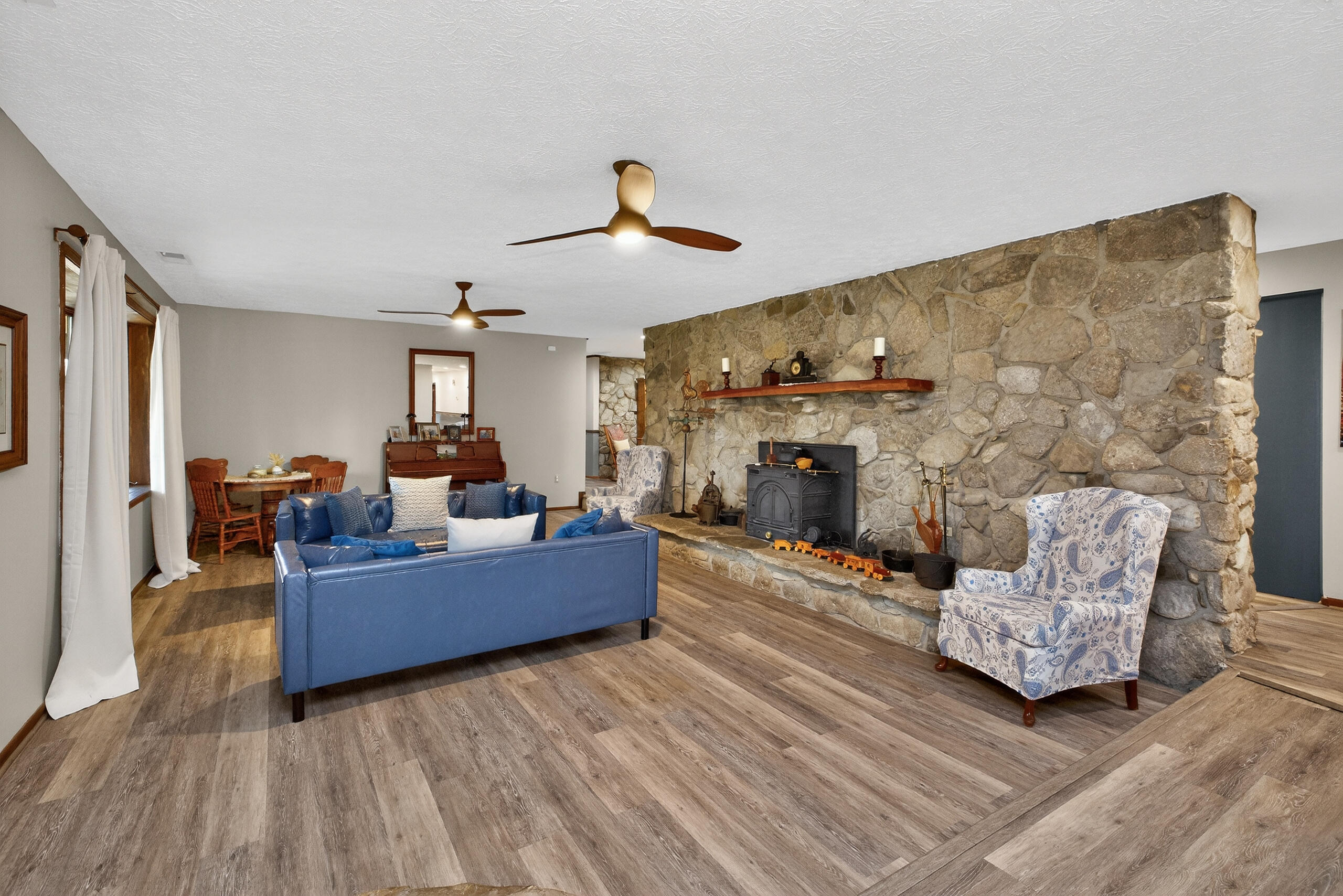 1070 Jacks Creek Road Property Photo 8