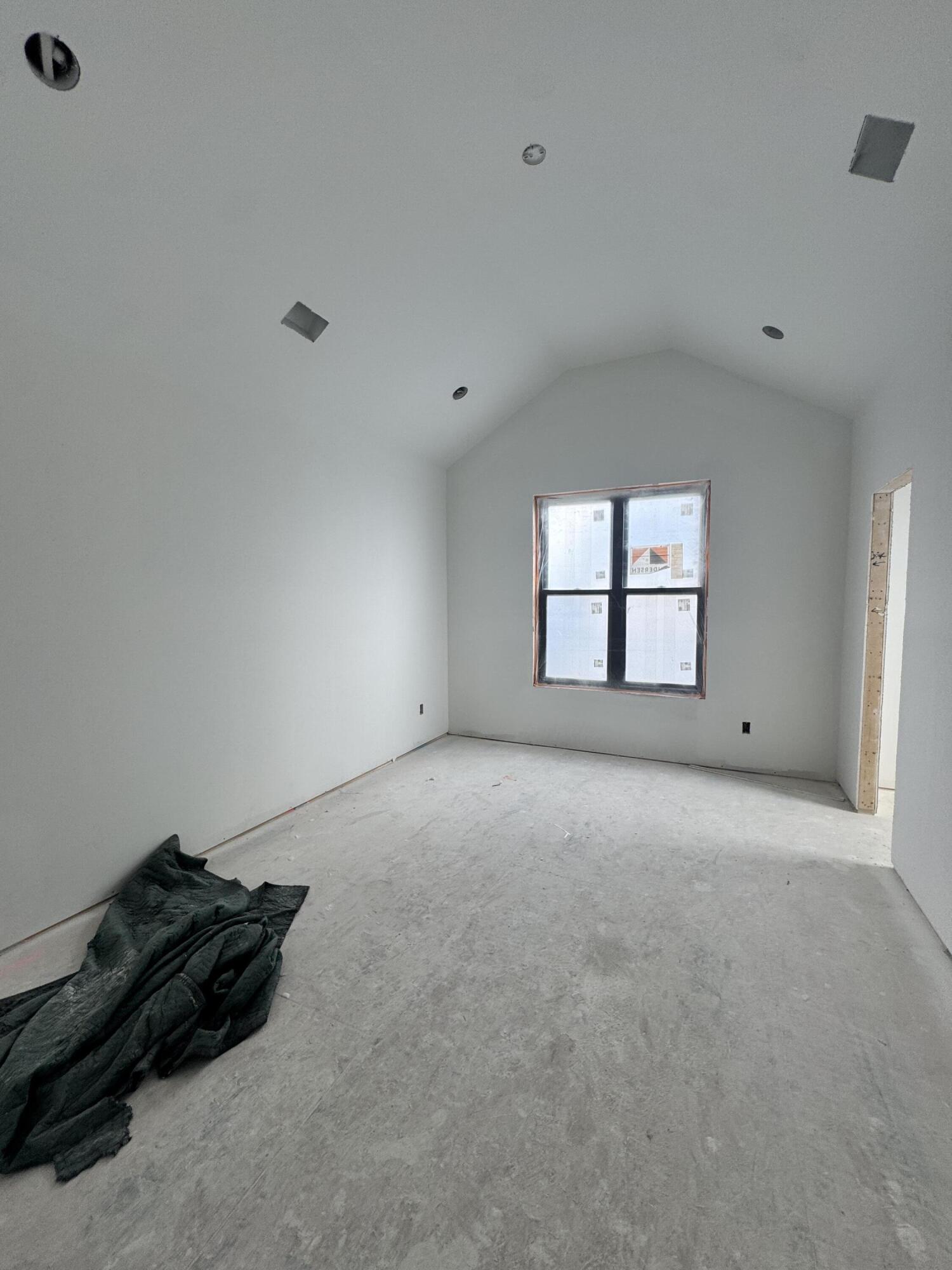 815 Bellerive Boulevard Property Photo 9