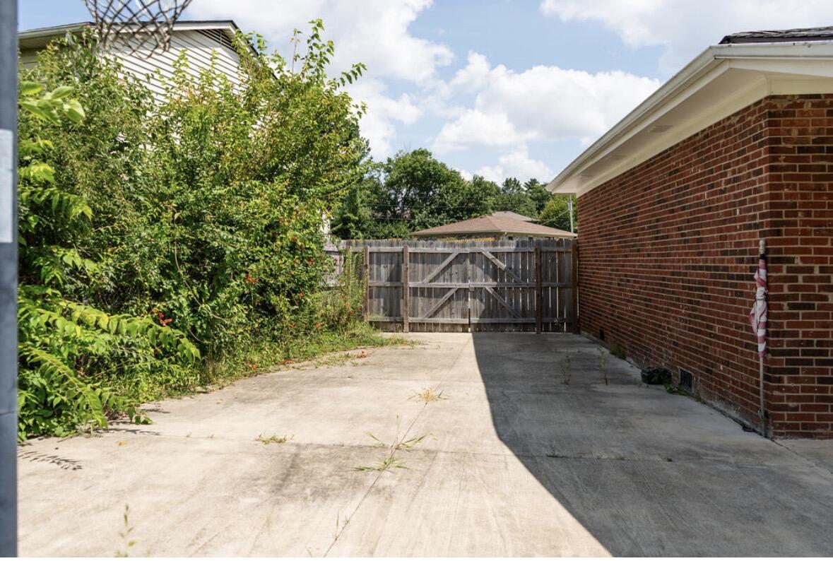 3669 Sundart Drive Property Photo 7