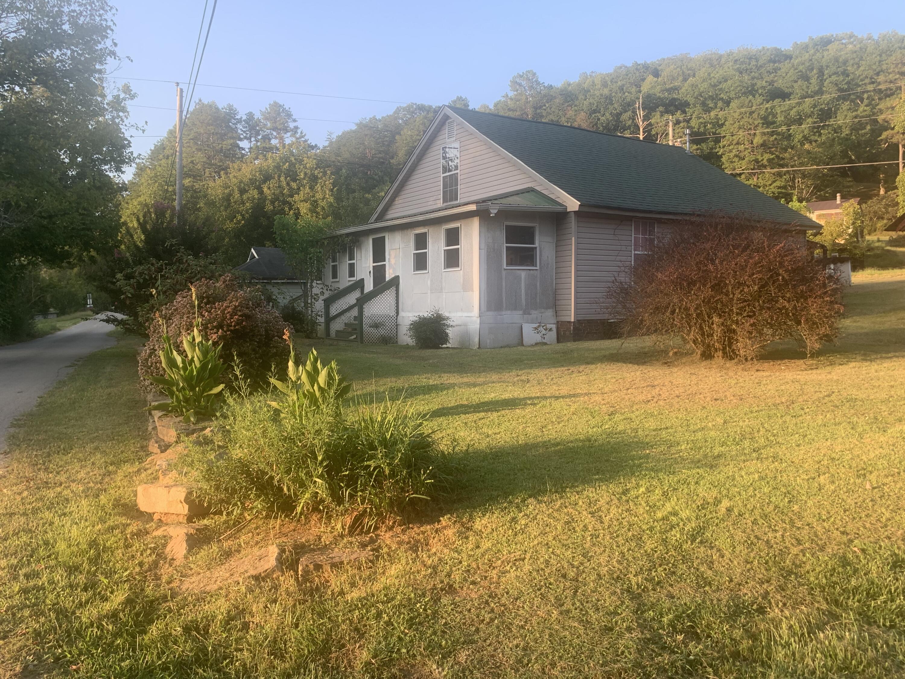 1288 Old Corbin Road Property Photo 2