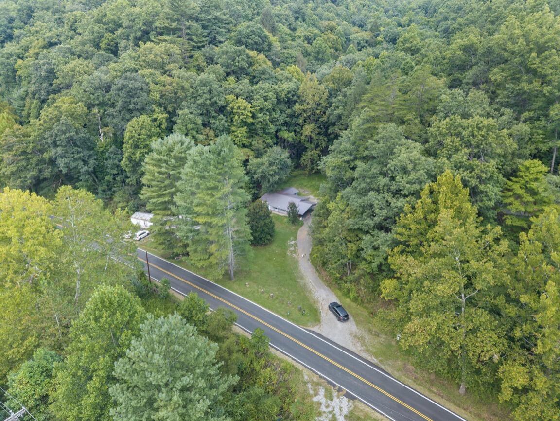 6026 6026 State Highway 221 Property Photo 5