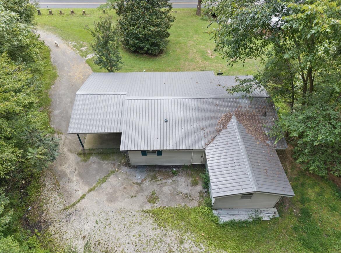 6026 6026 State Highway 221 Property Photo 8