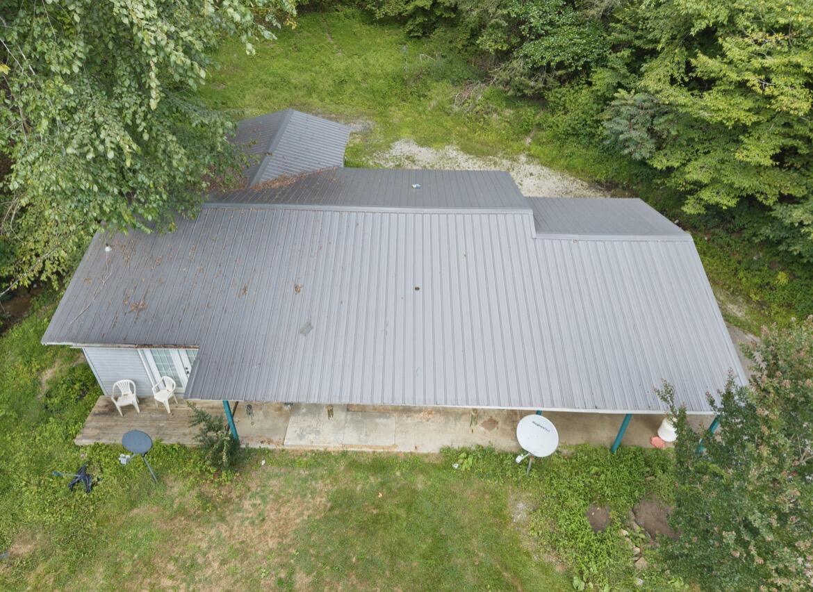 6026 6026 State Highway 221 Property Photo 10