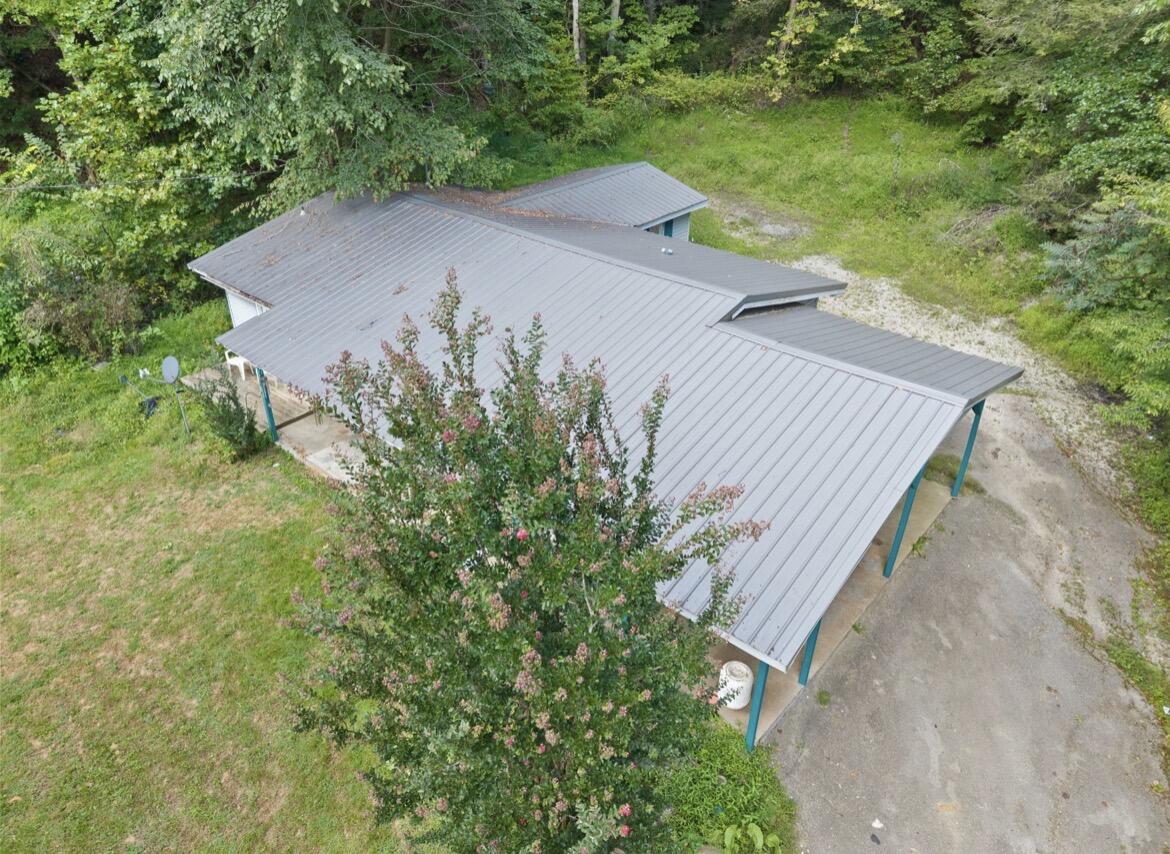 6026 6026 State Highway 221 Property Photo 11