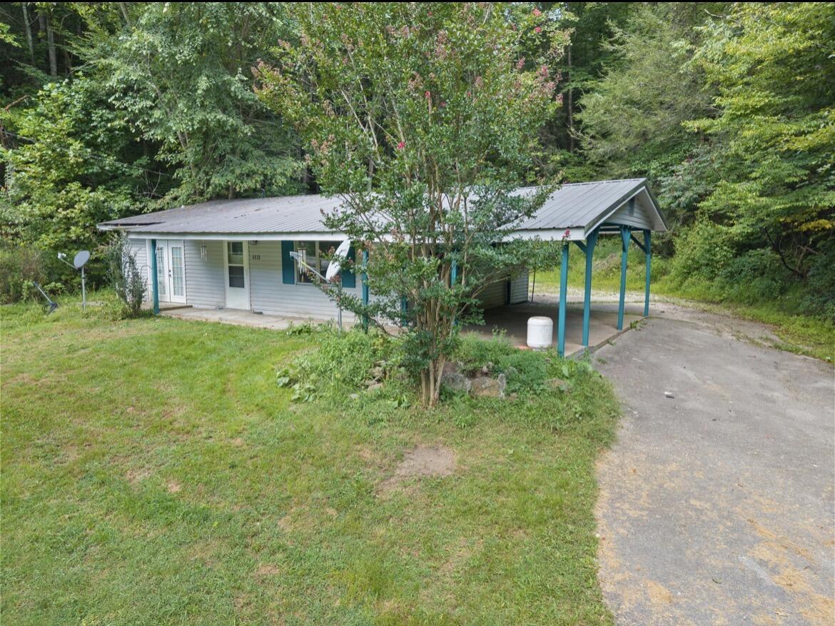 6026 6026 State Highway 221 Property Photo 12