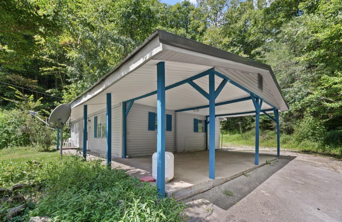 6026 6026 State Highway 221 Property Photo 21