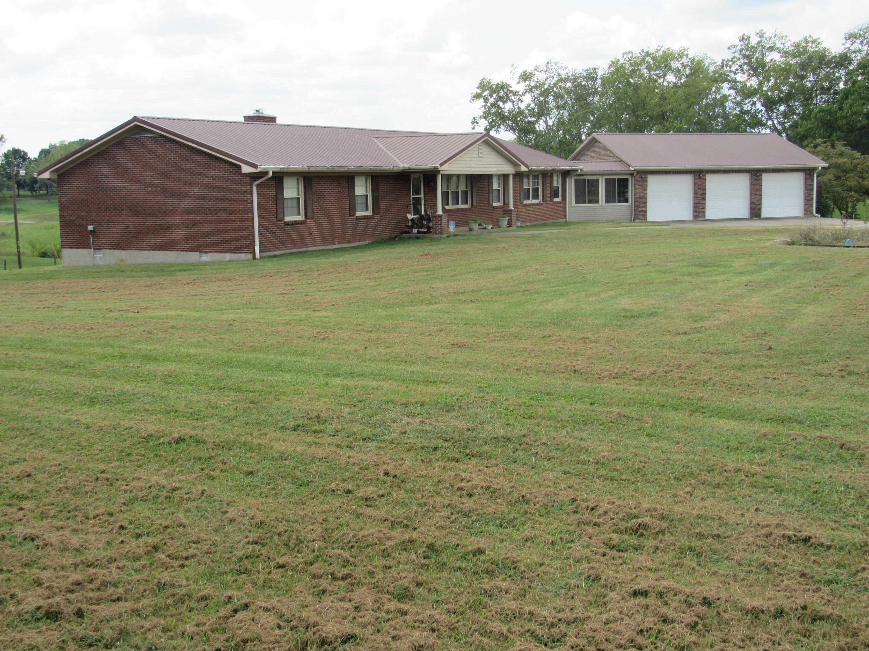 5960 Van Meter Road Property Photo 4
