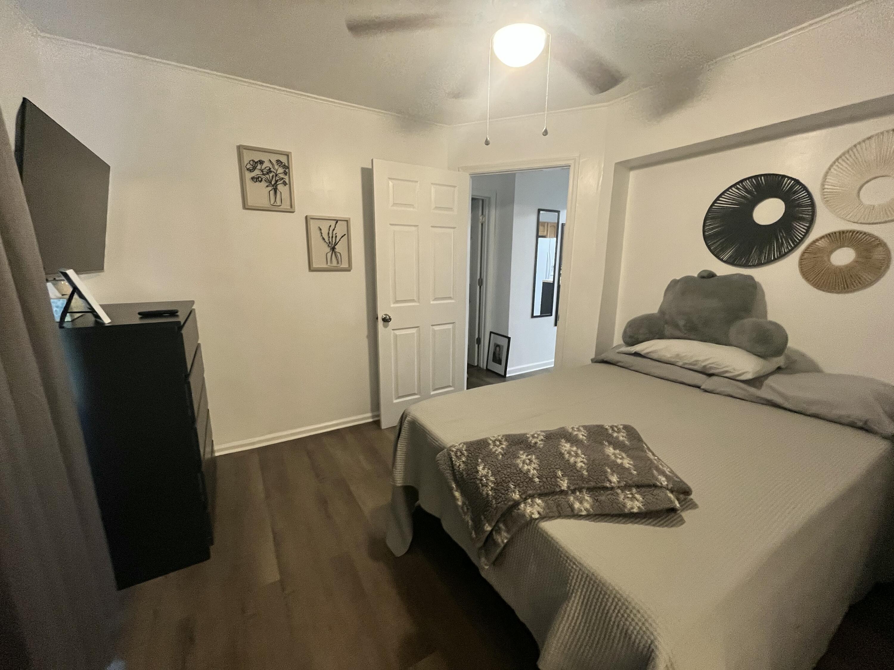 2128 Homewood Avenue Property Photo 23