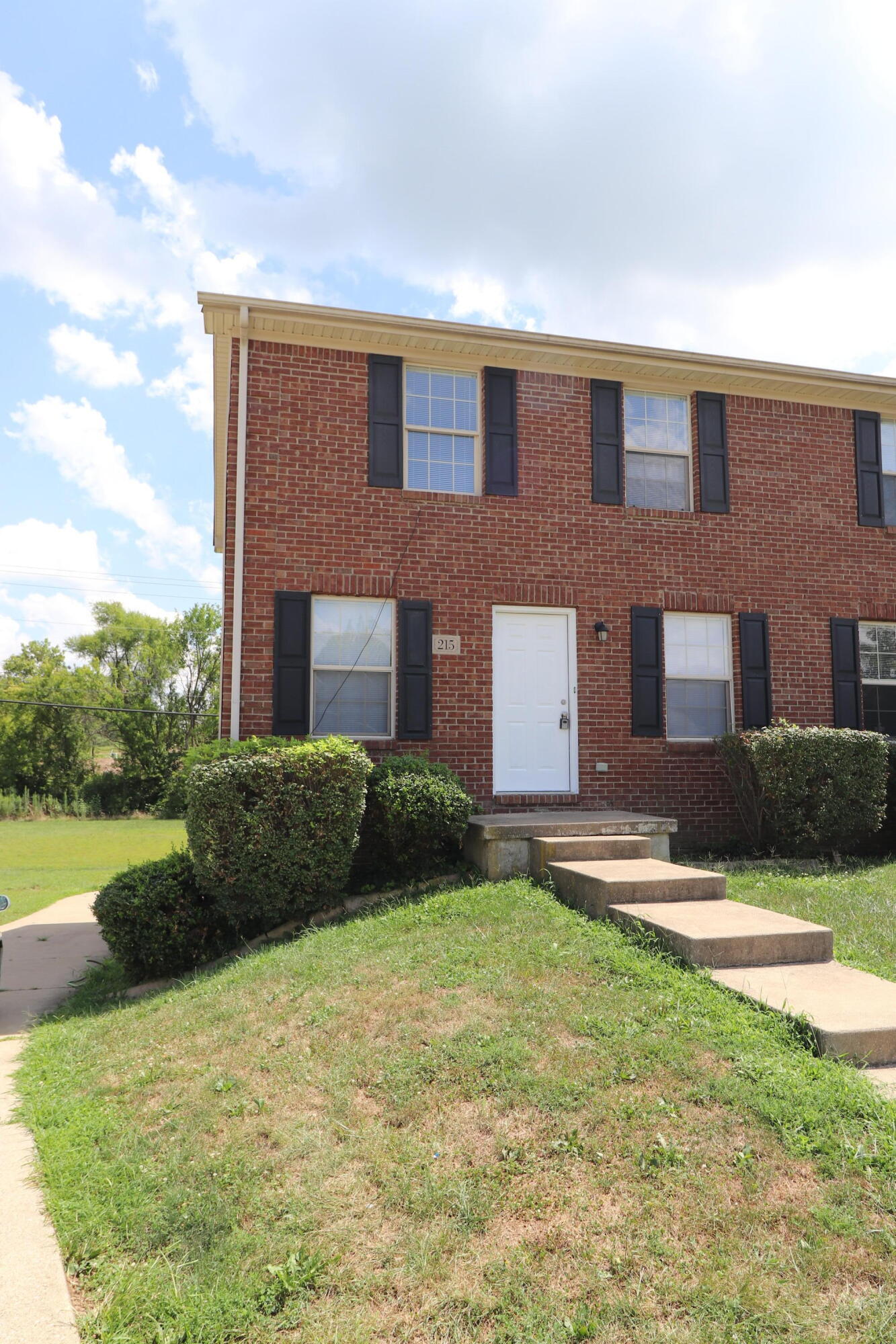 215 Elkchester Circle Property Photo 2