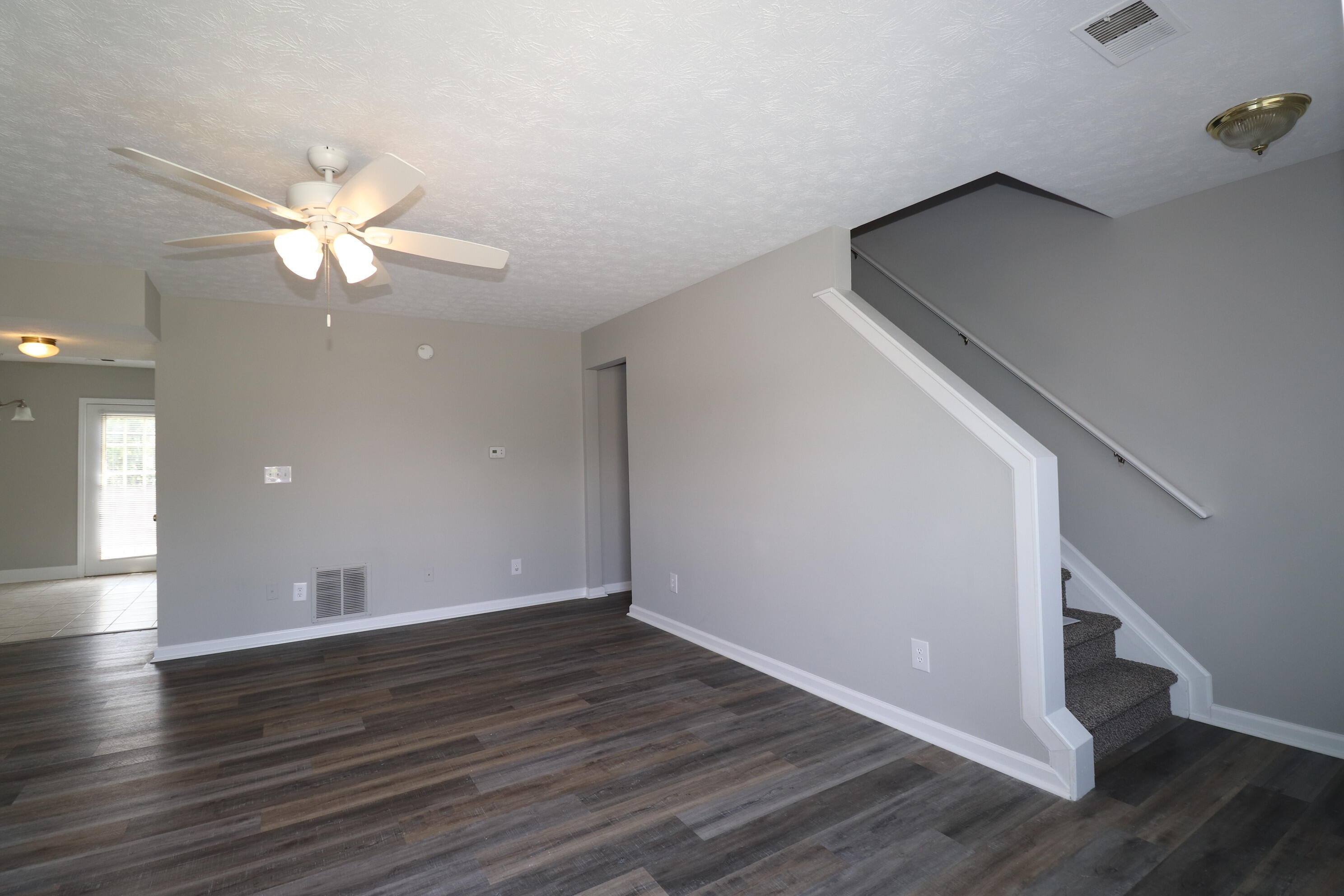 215 Elkchester Circle Property Photo 4