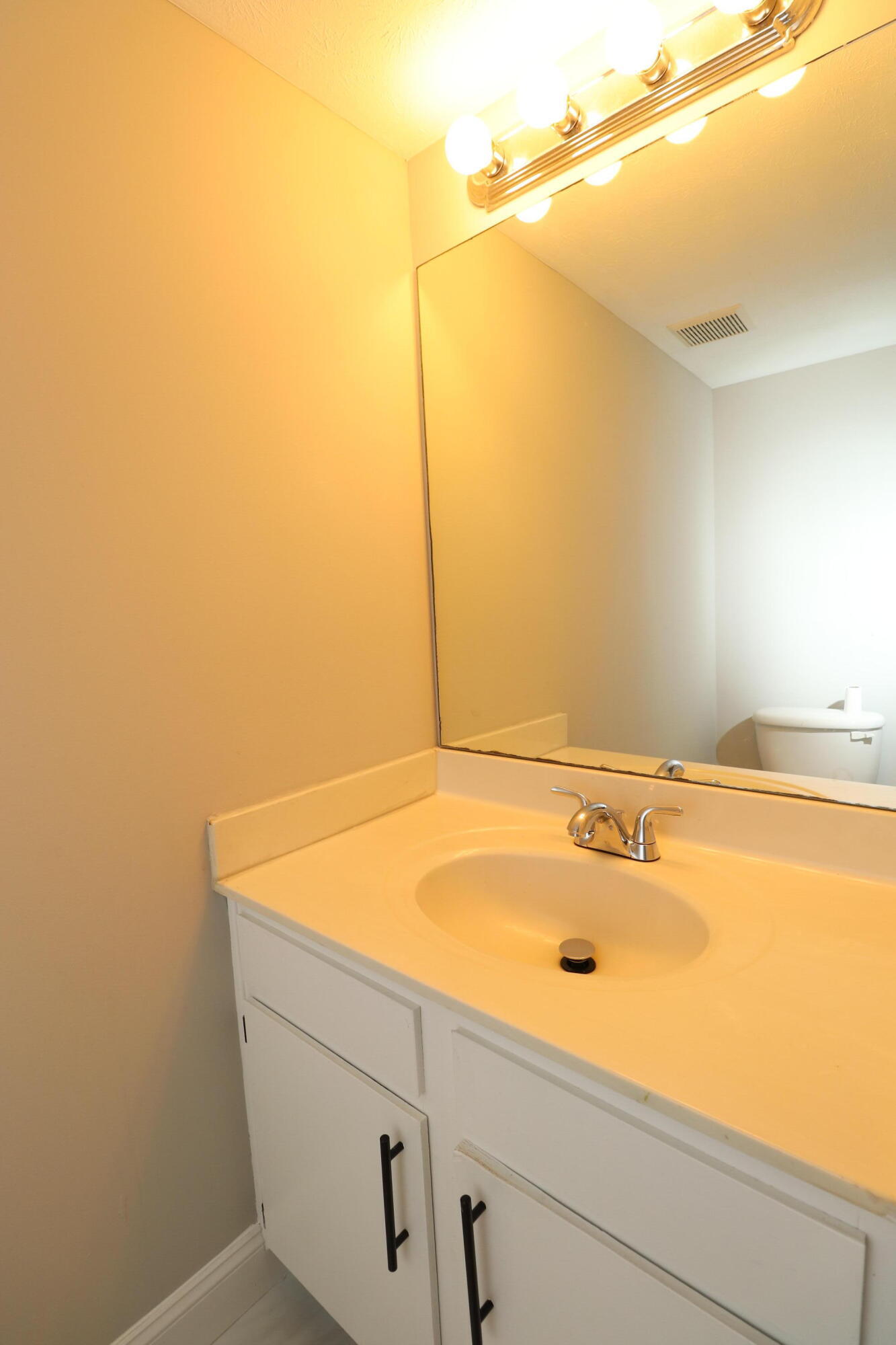 215 Elkchester Circle Property Photo 7