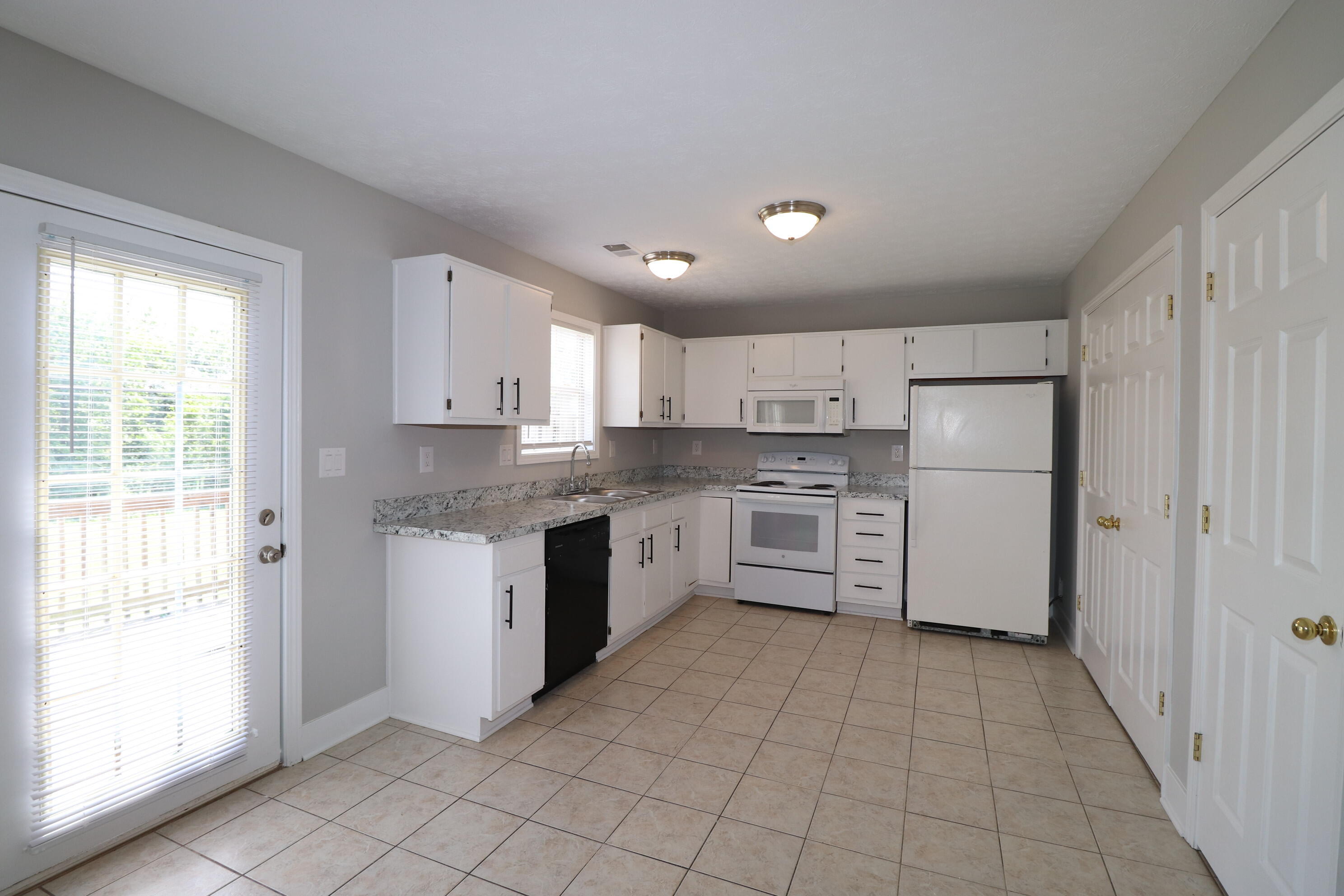 215 Elkchester Circle Property Photo 9