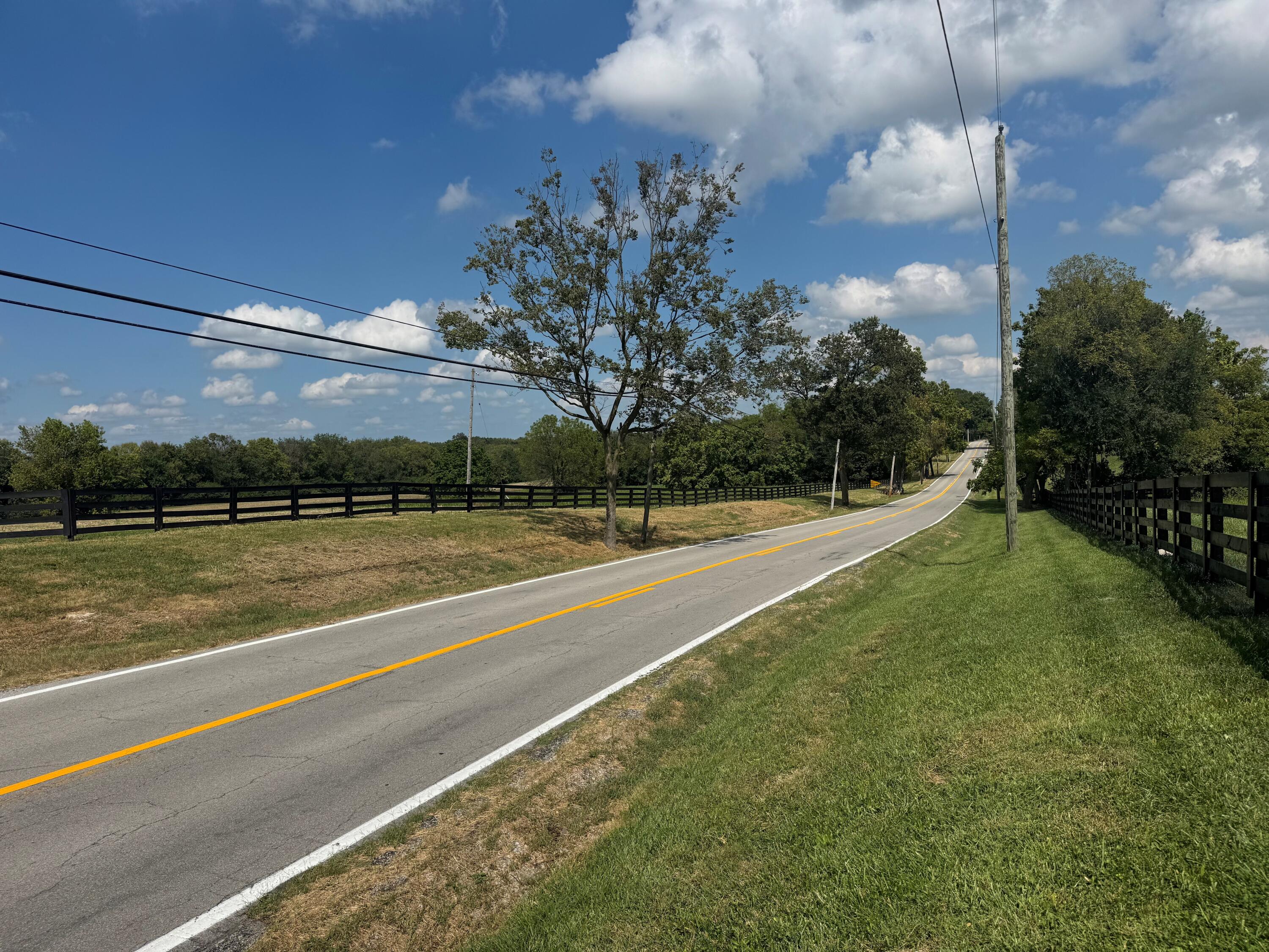 2445 Bryan Station Road Property Photo 2