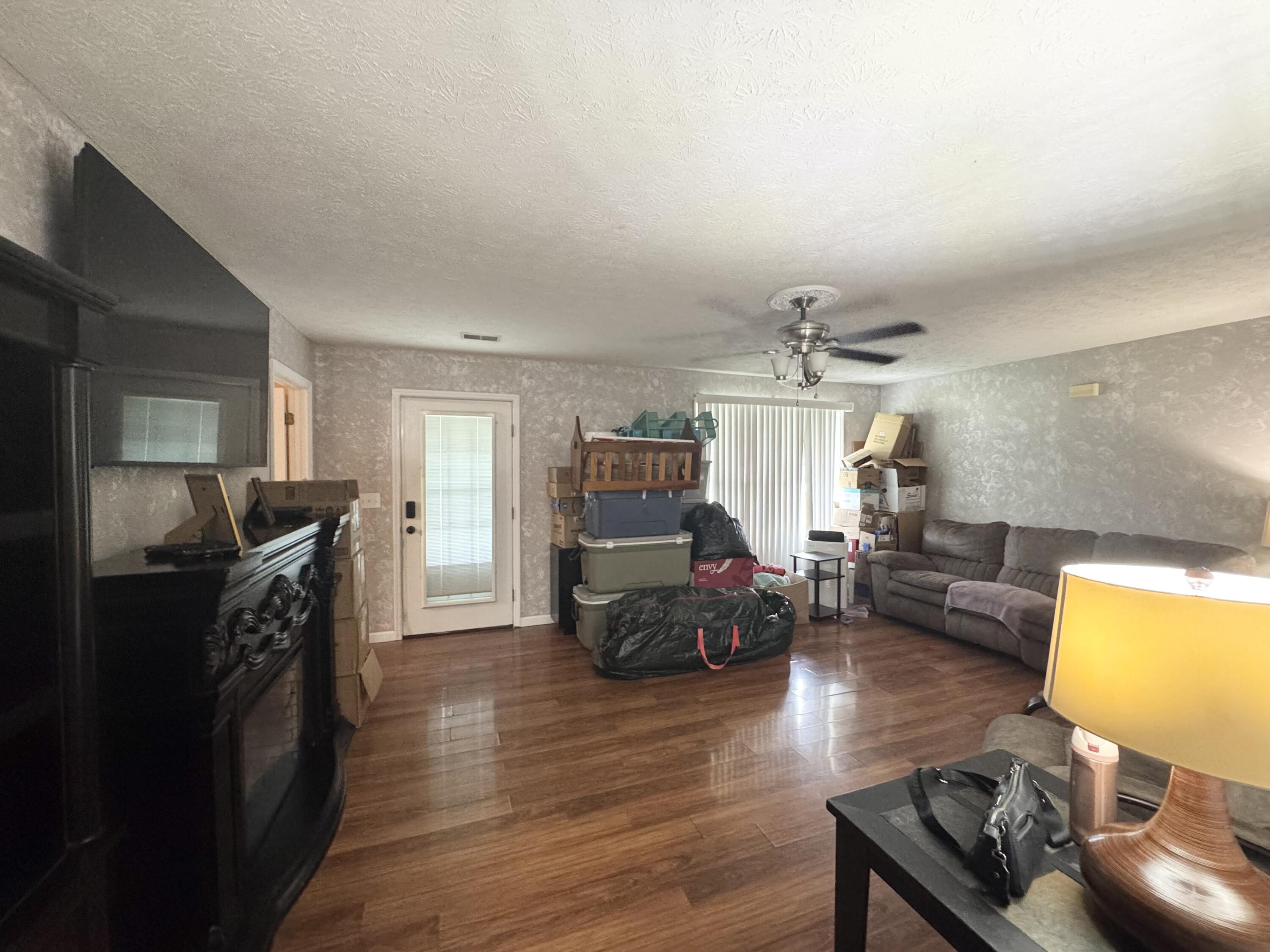 109 Dillon Court Property Photo 4