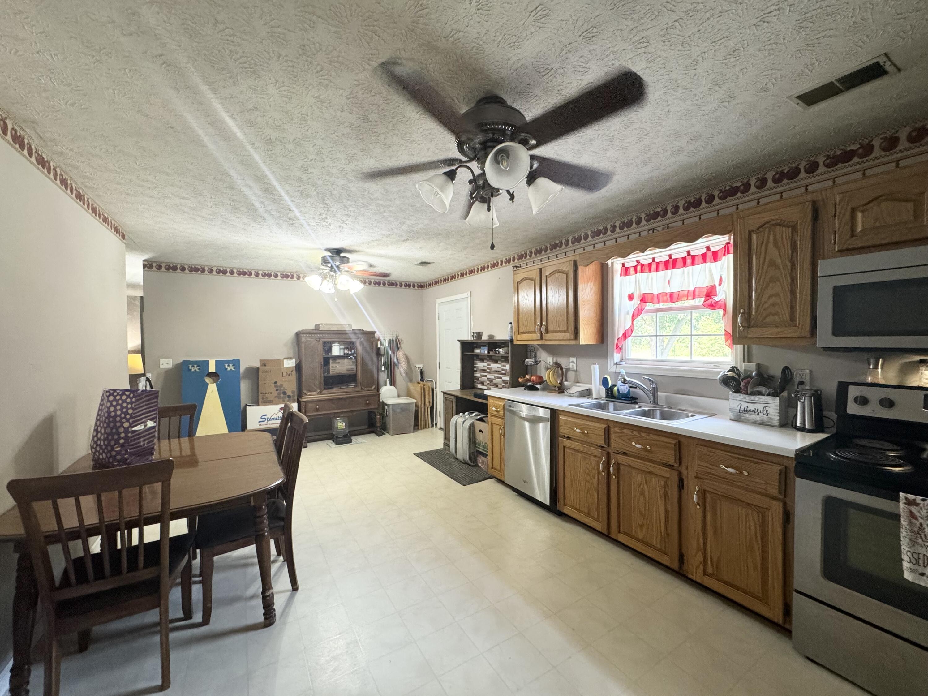 109 Dillon Court Property Photo 9