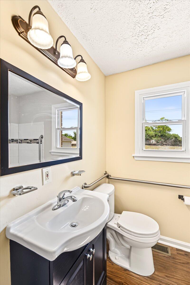 1248 Ascot Park Property Photo 26