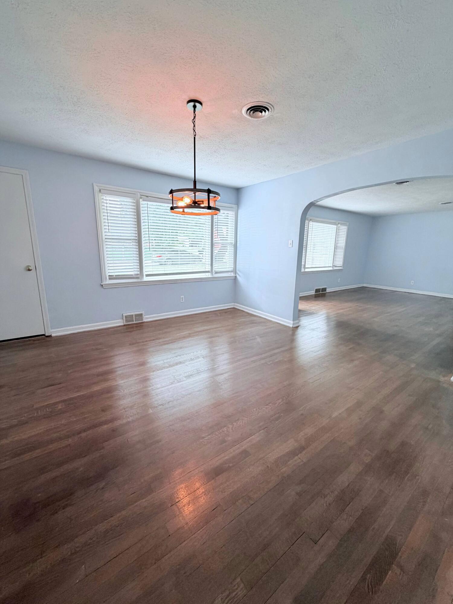 2333 Southview Drive Property Photo 6