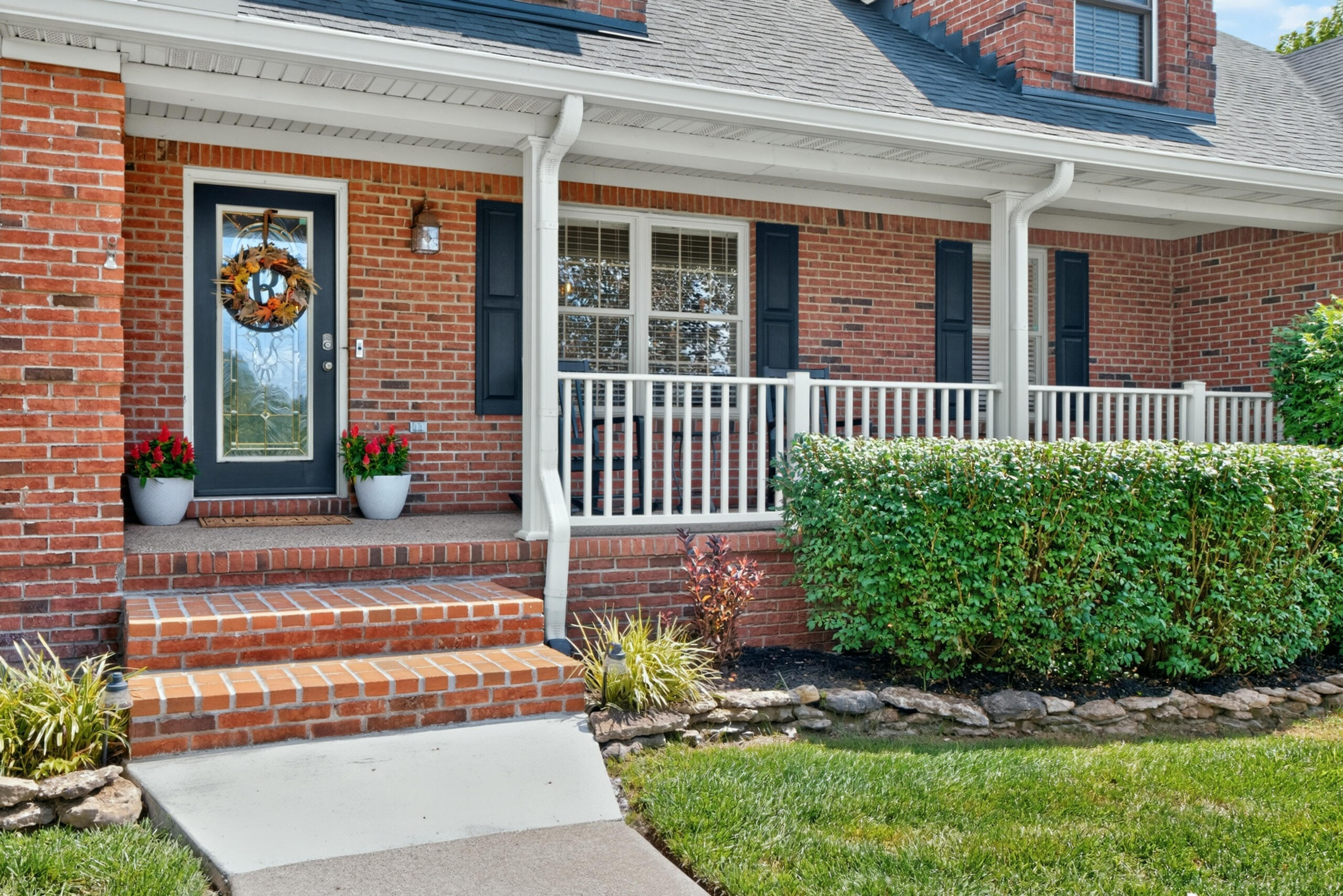2051 Moss Creek Court Property Photo 4
