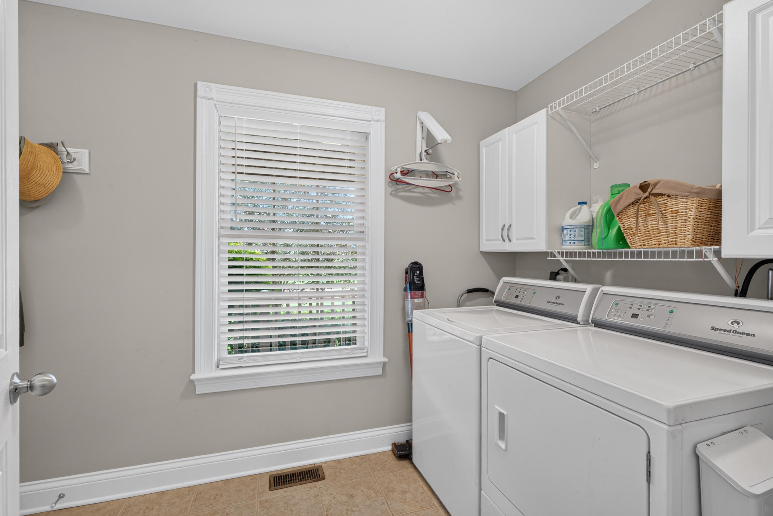 2051 Moss Creek Court Property Photo 21