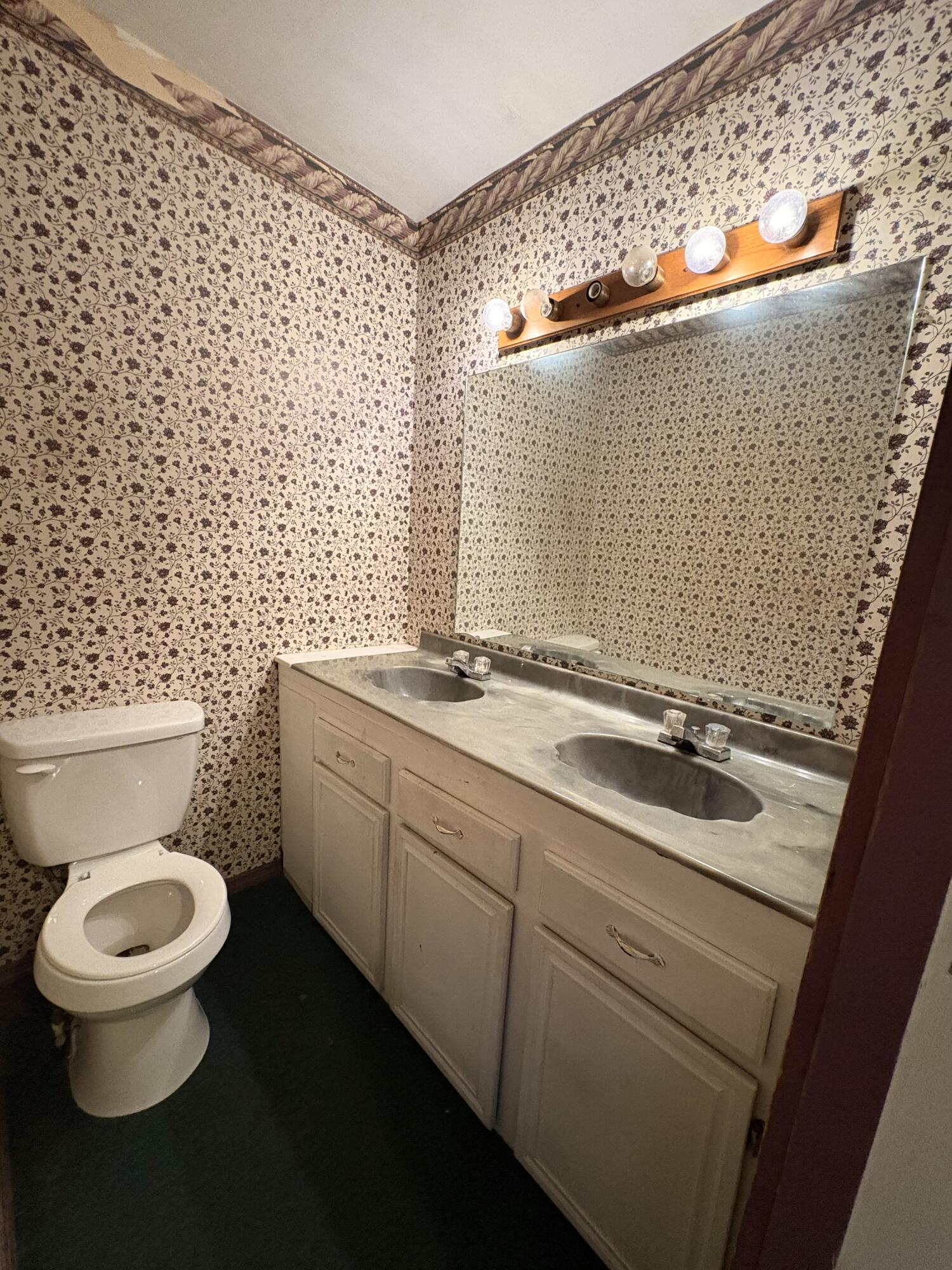 344 W Walnut Street Property Photo 45