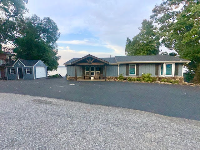 394 Knottingham Drive Property Photo 1
