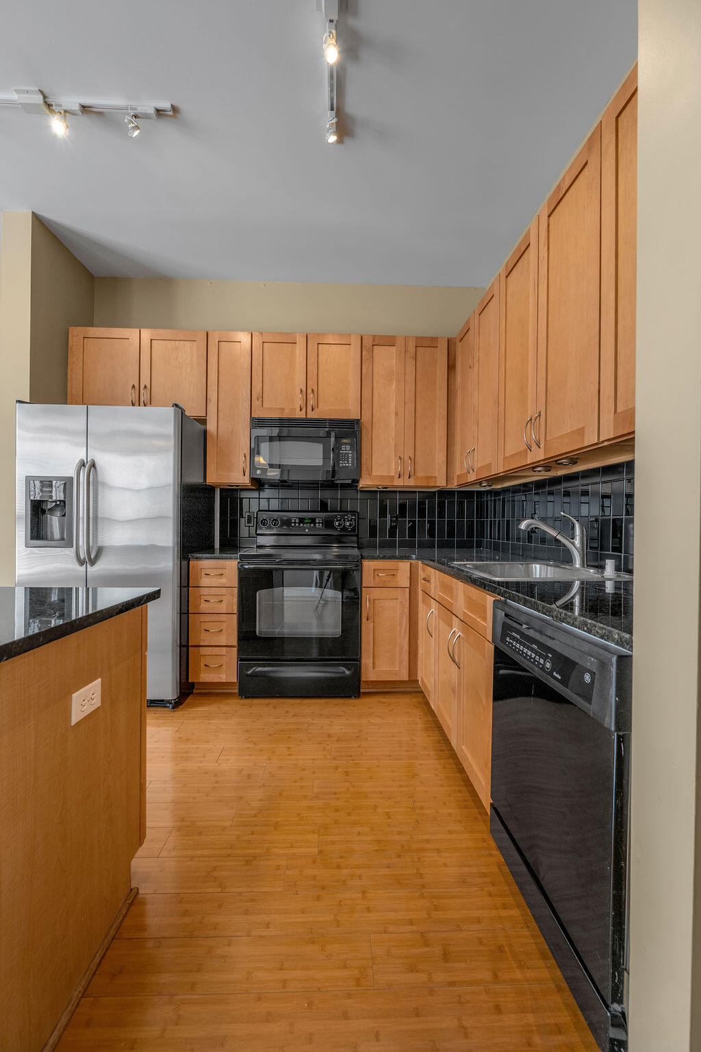 535 S Upper Street 327 Property Photo 13