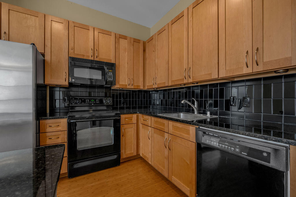 535 S Upper Street 327 Property Photo 15