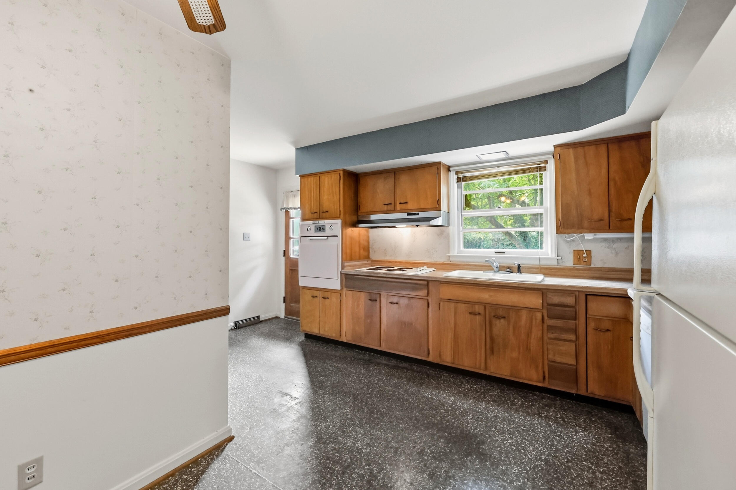 672 Providence Road Property Photo 16