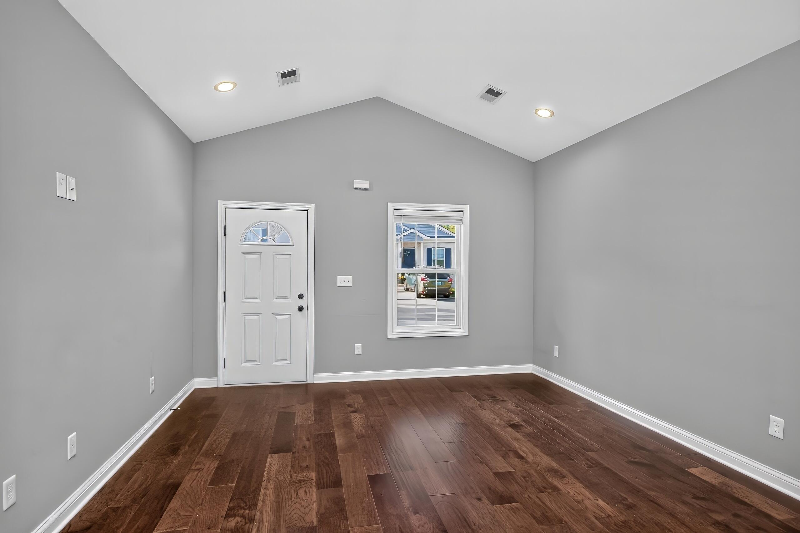 1020 Argyll Woods 204 Property Photo 5