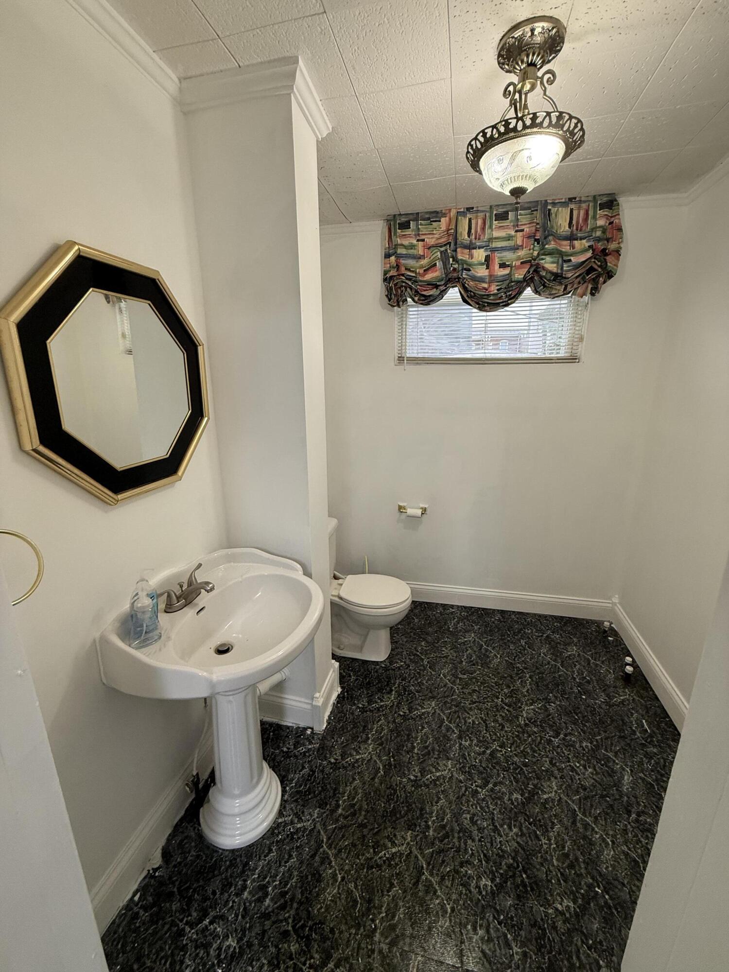 121 Short Street Property Photo 6