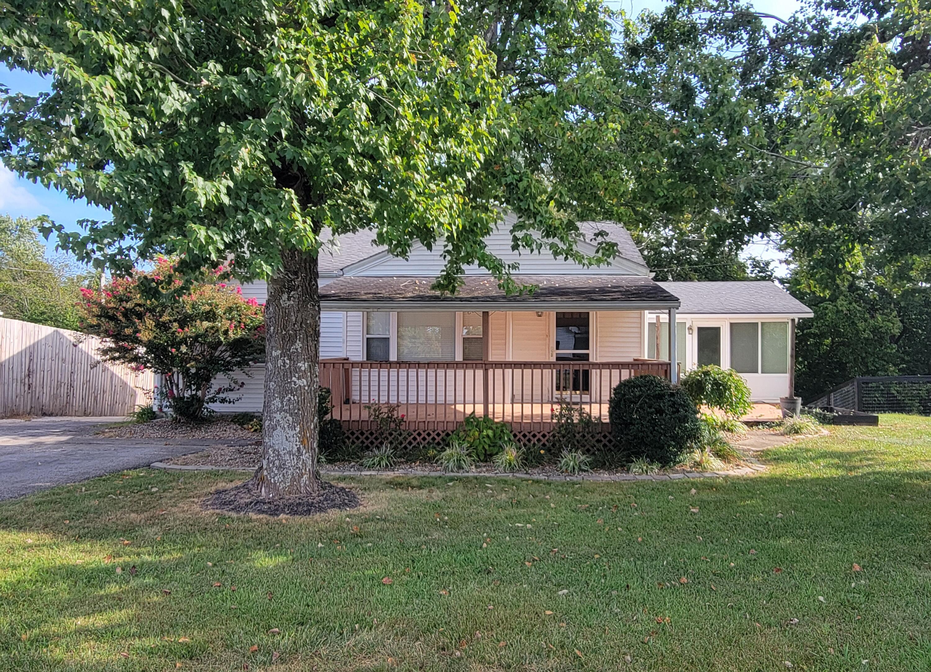 983 Spencer Road Property Photo 1