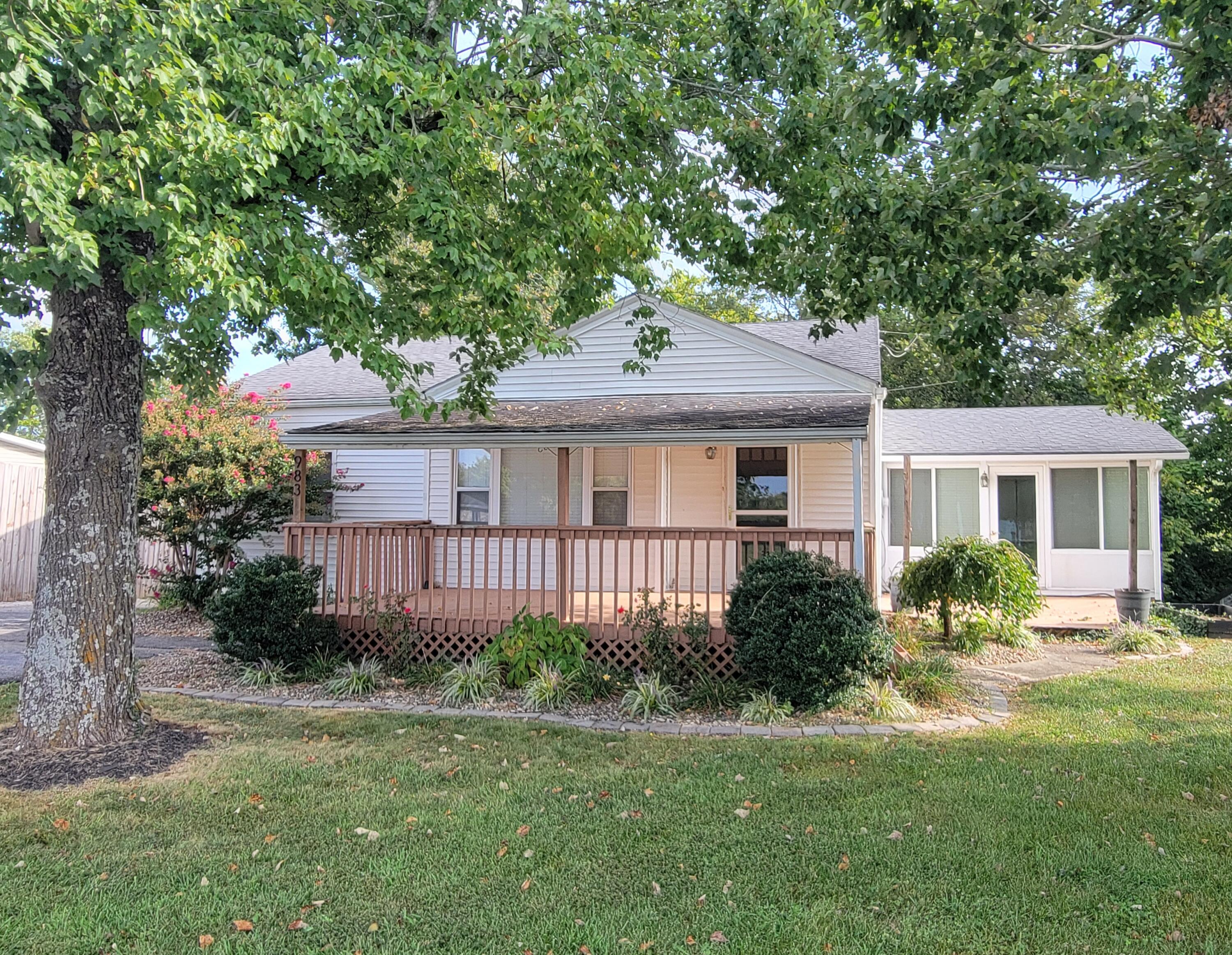 983 Spencer Road Property Photo 2