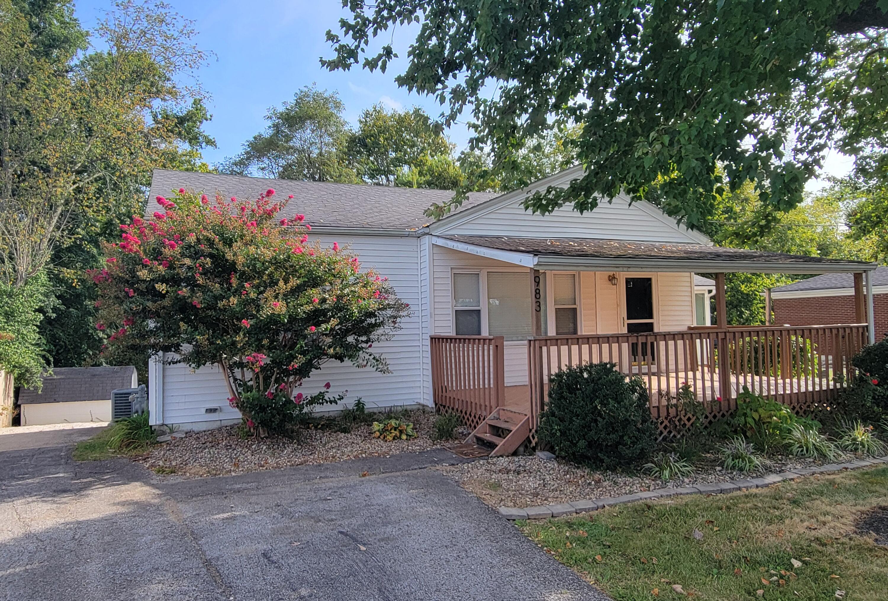 983 Spencer Road Property Photo 4