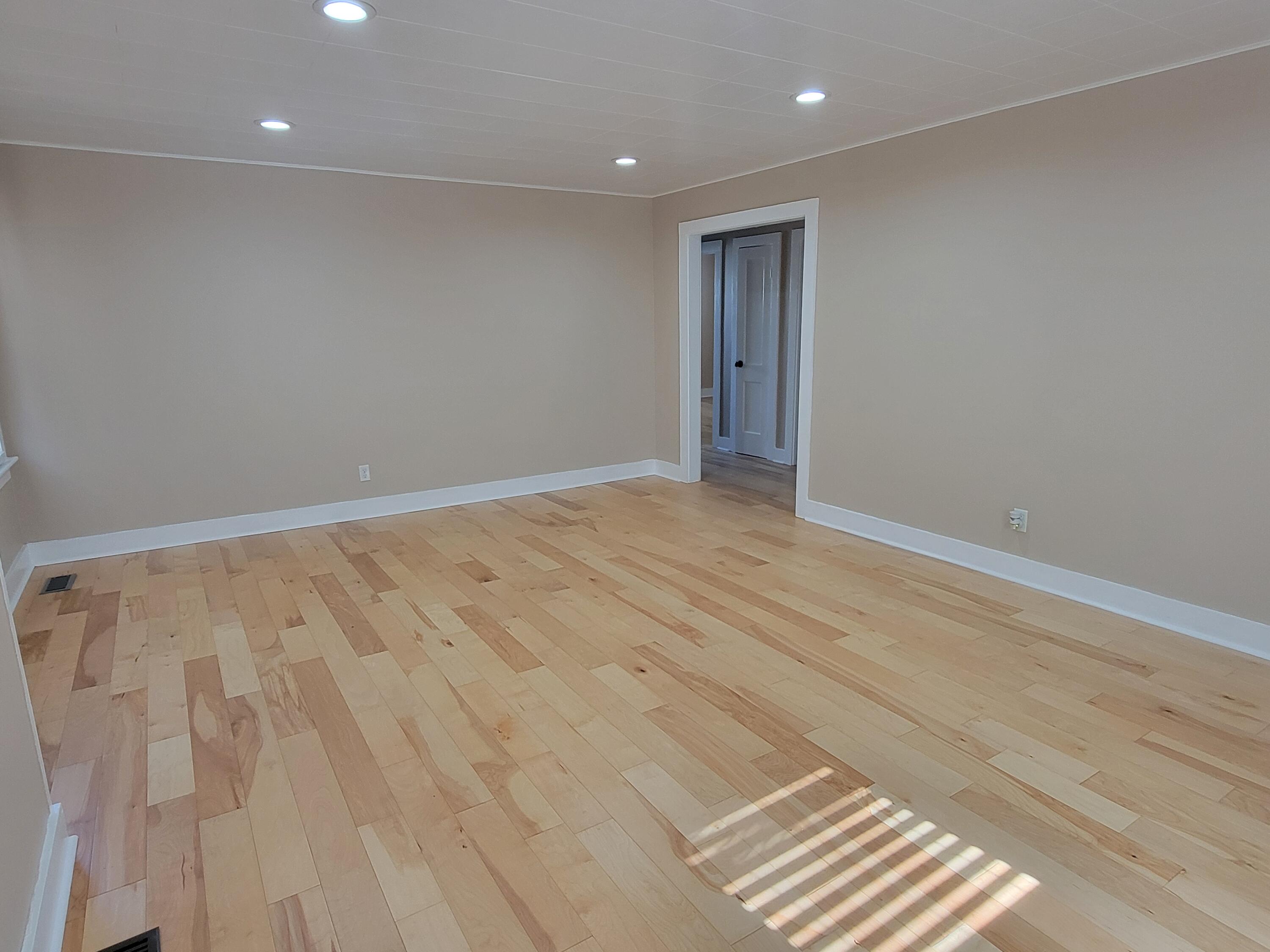 983 Spencer Road Property Photo 6