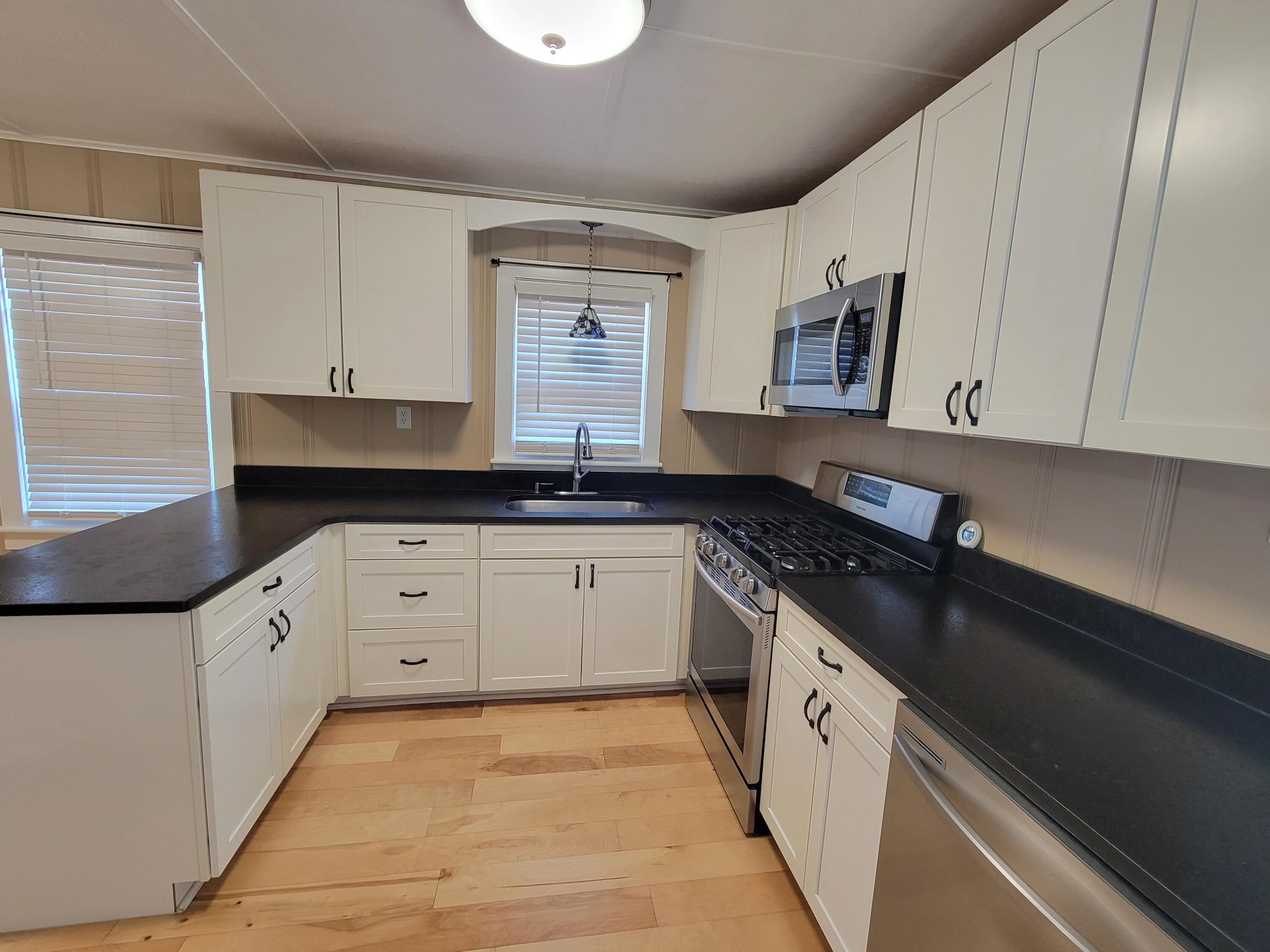 983 Spencer Road Property Photo 9