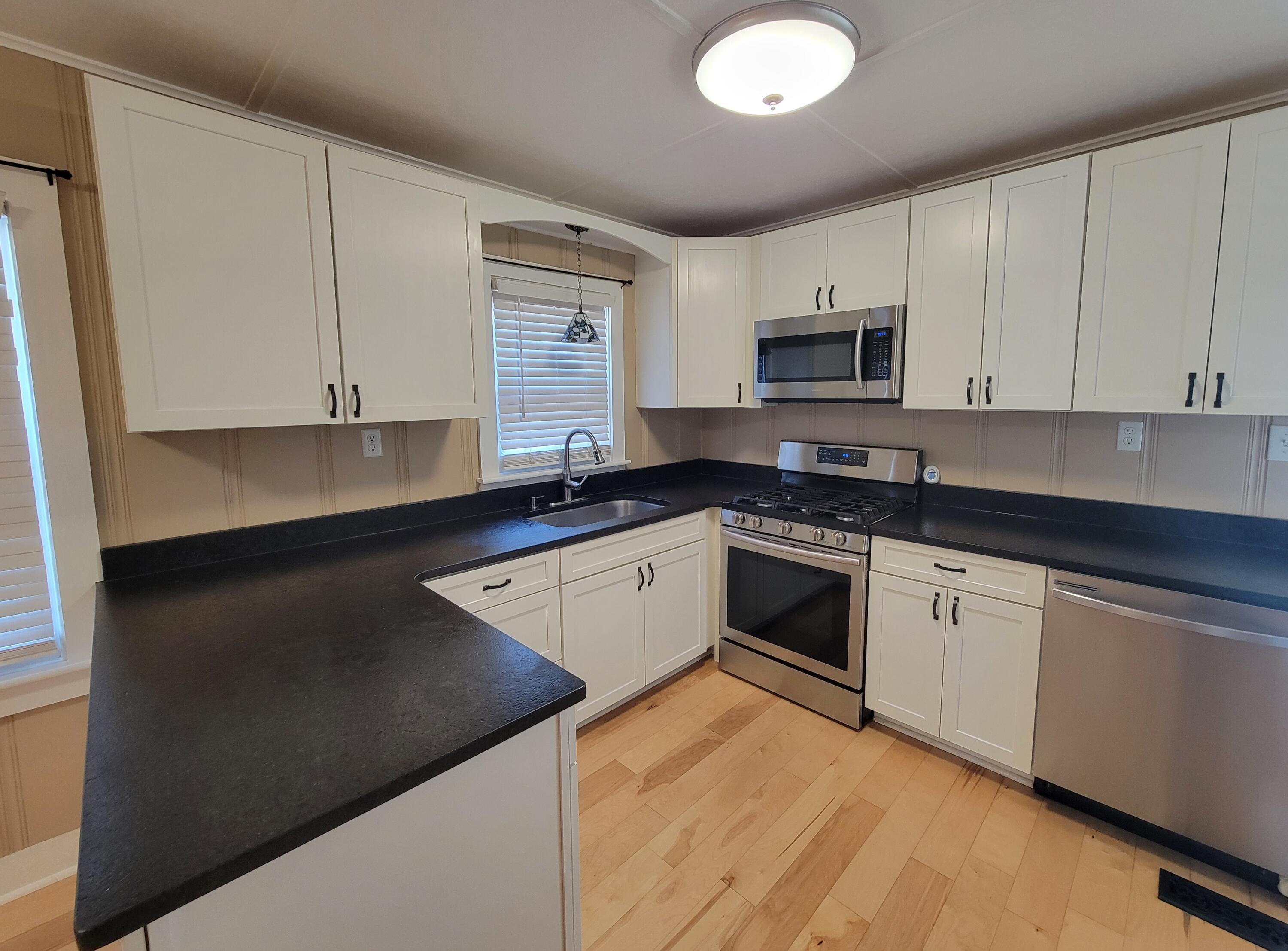 983 Spencer Road Property Photo 10