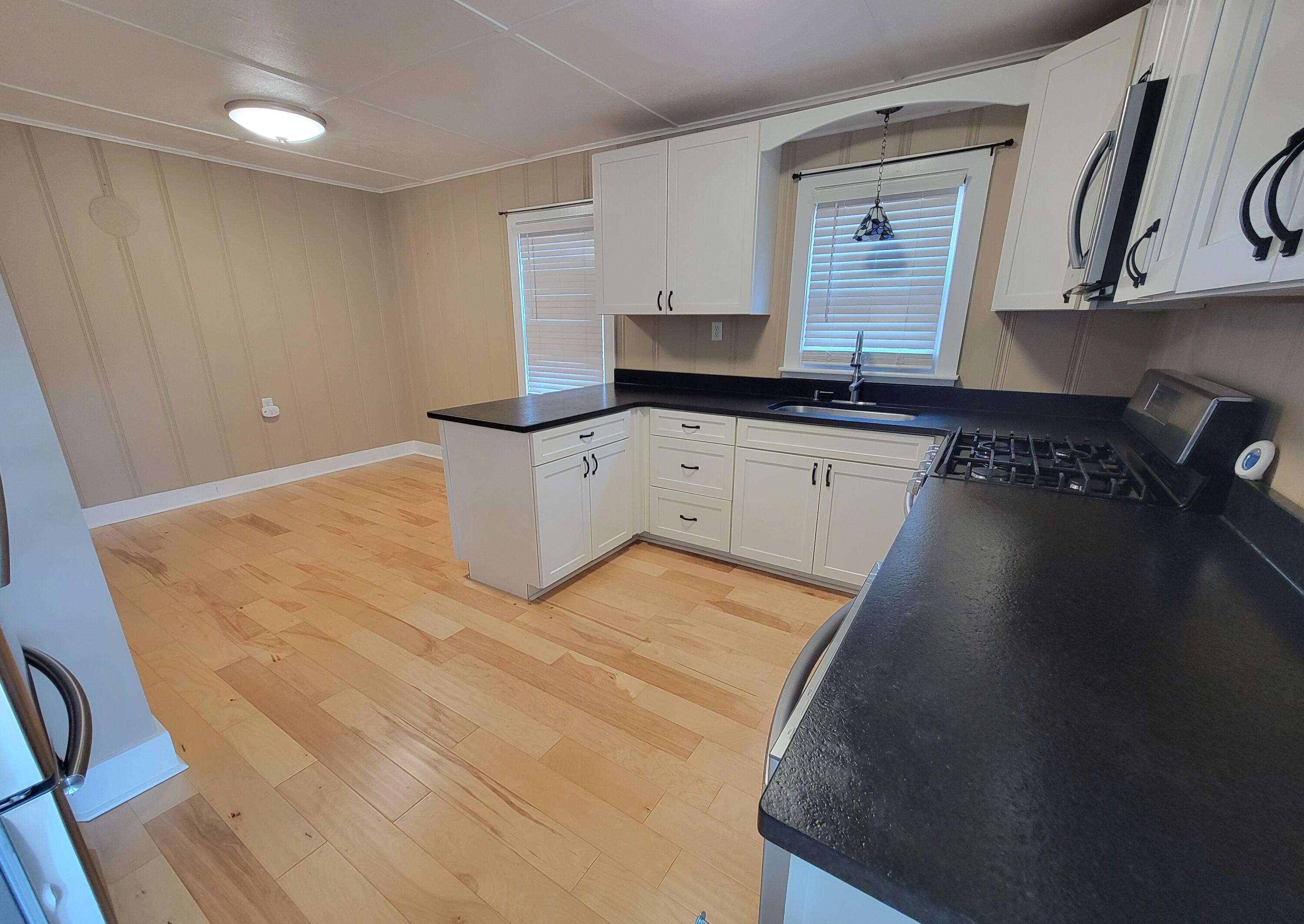 983 Spencer Road Property Photo 12