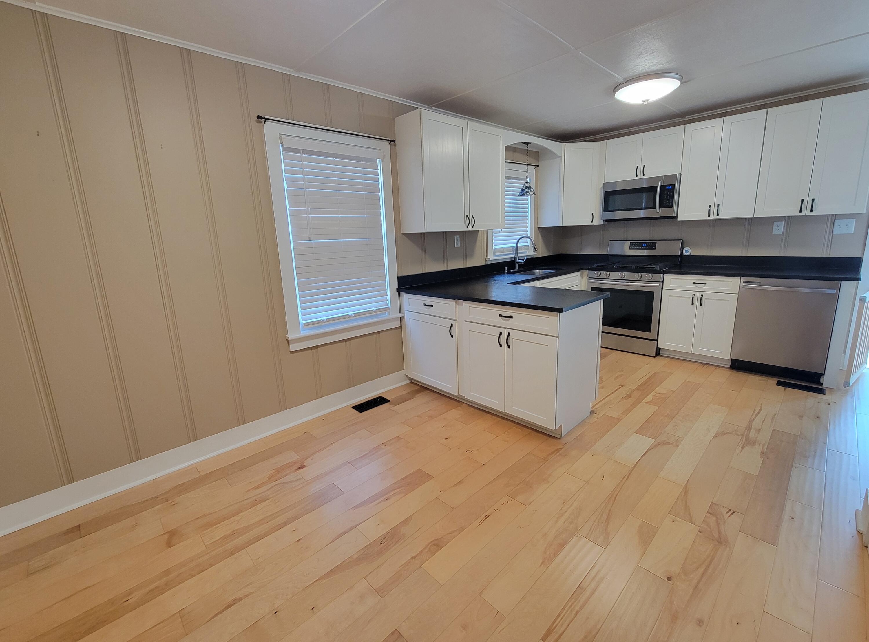 983 Spencer Road Property Photo 14