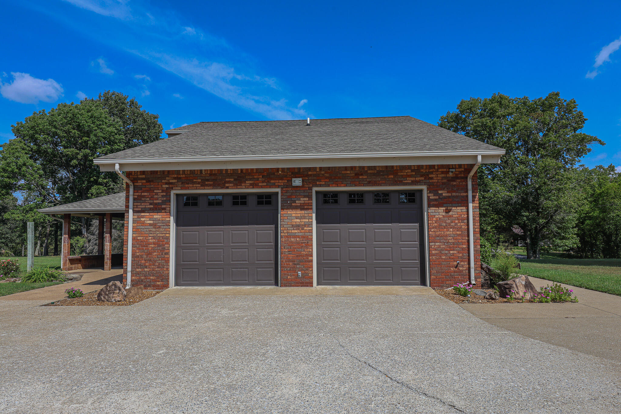 390 Windy Hills Circle Property Photo 4