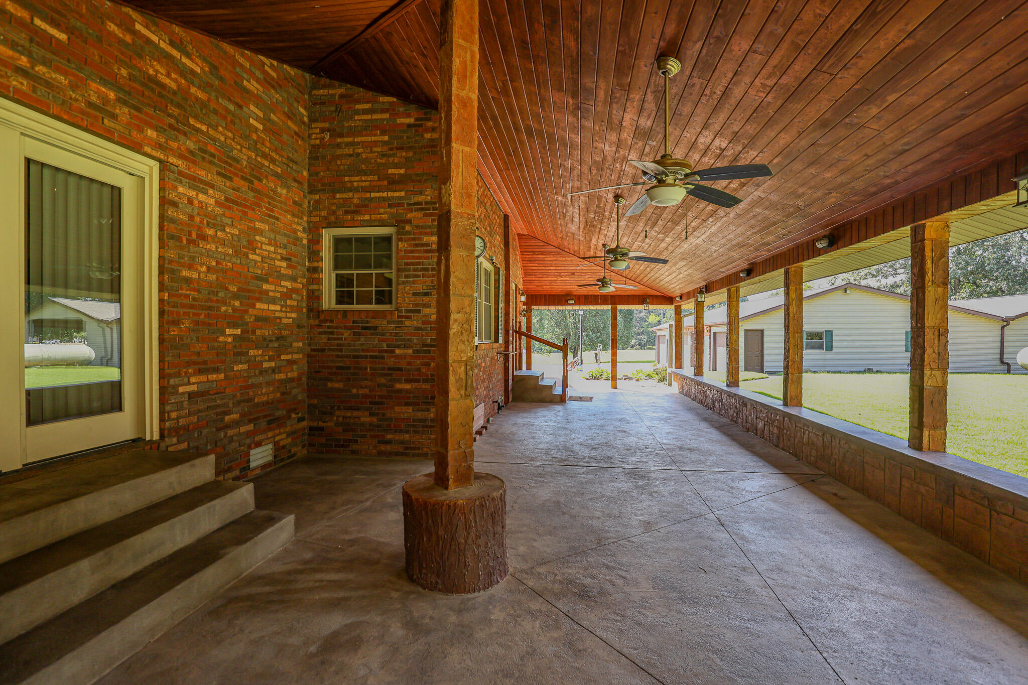 390 Windy Hills Circle Property Photo 8