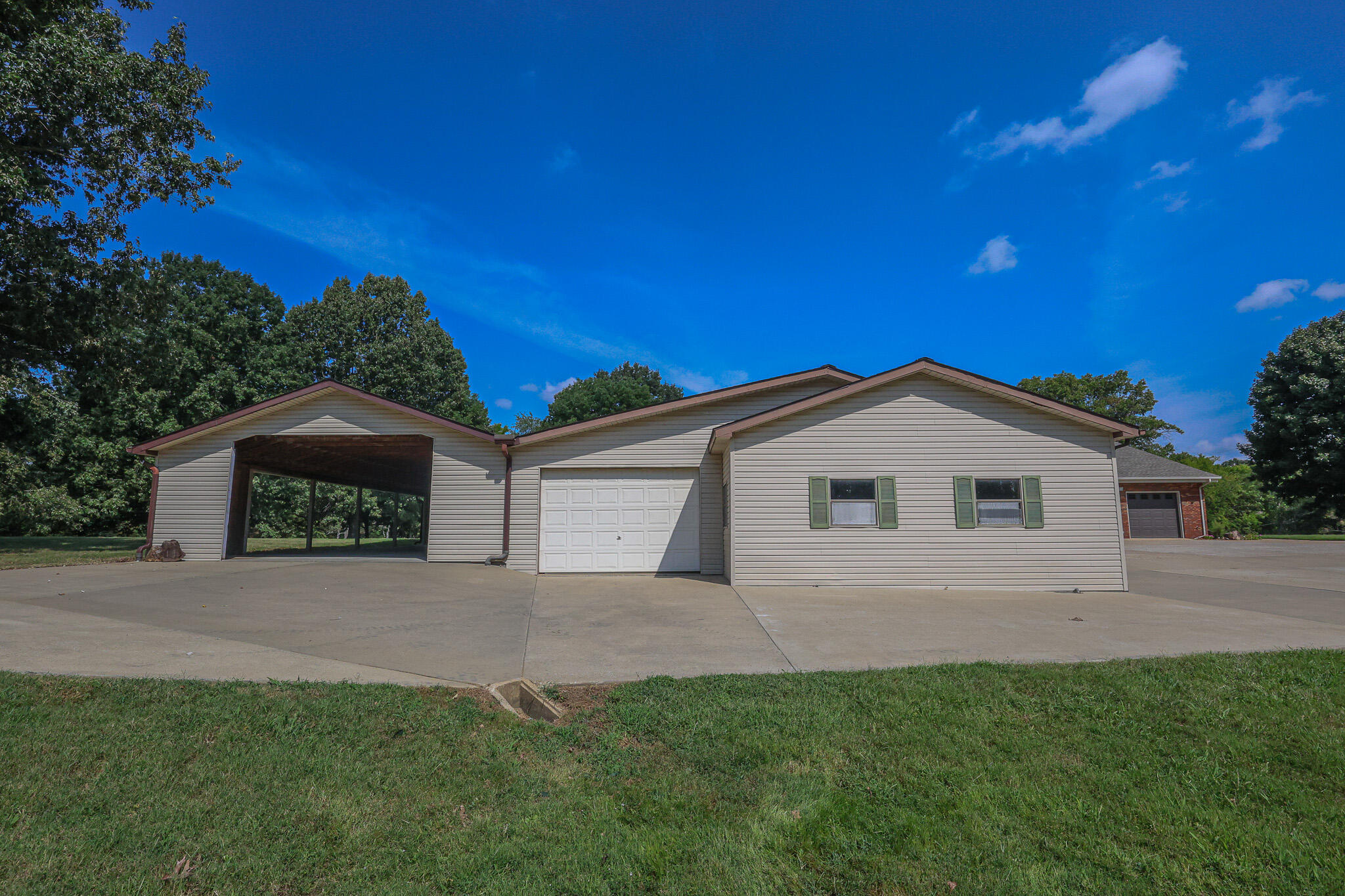 390 Windy Hills Circle Property Photo 11