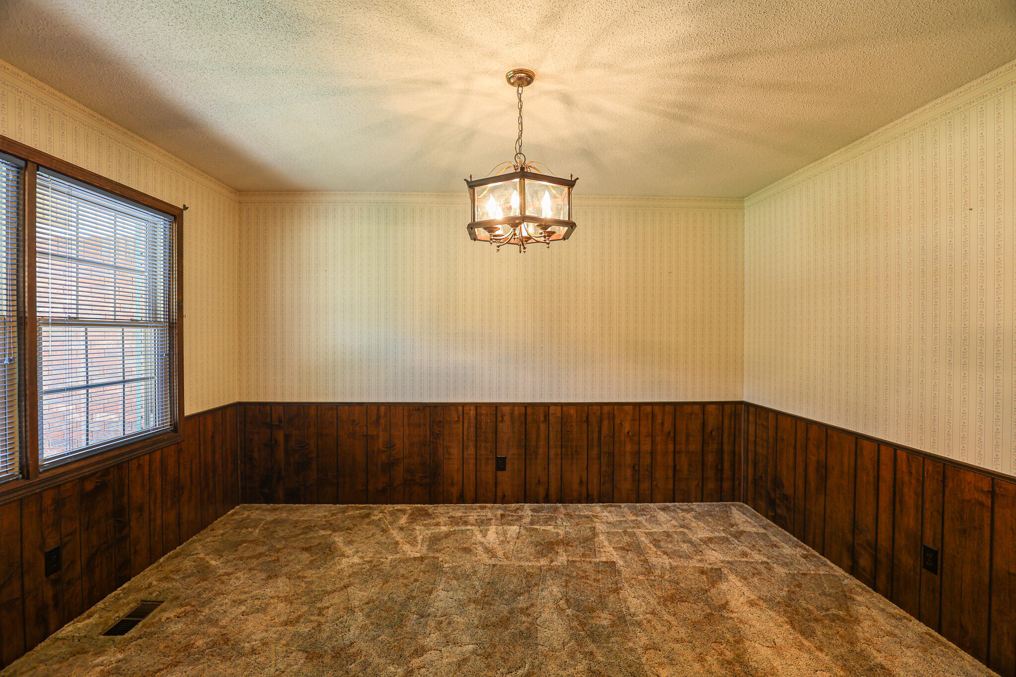 390 Windy Hills Circle Property Photo 25