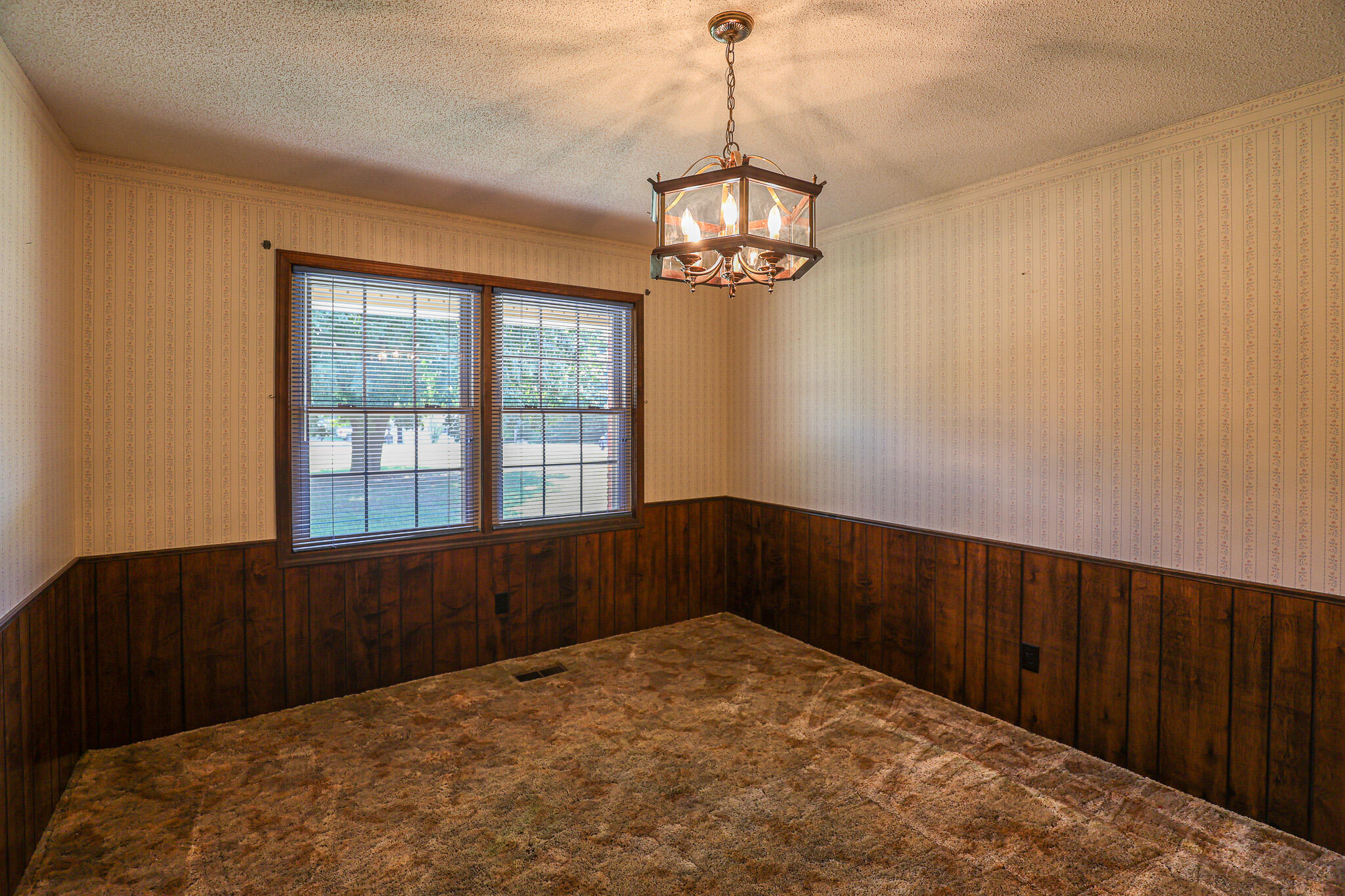 390 Windy Hills Circle Property Photo 26