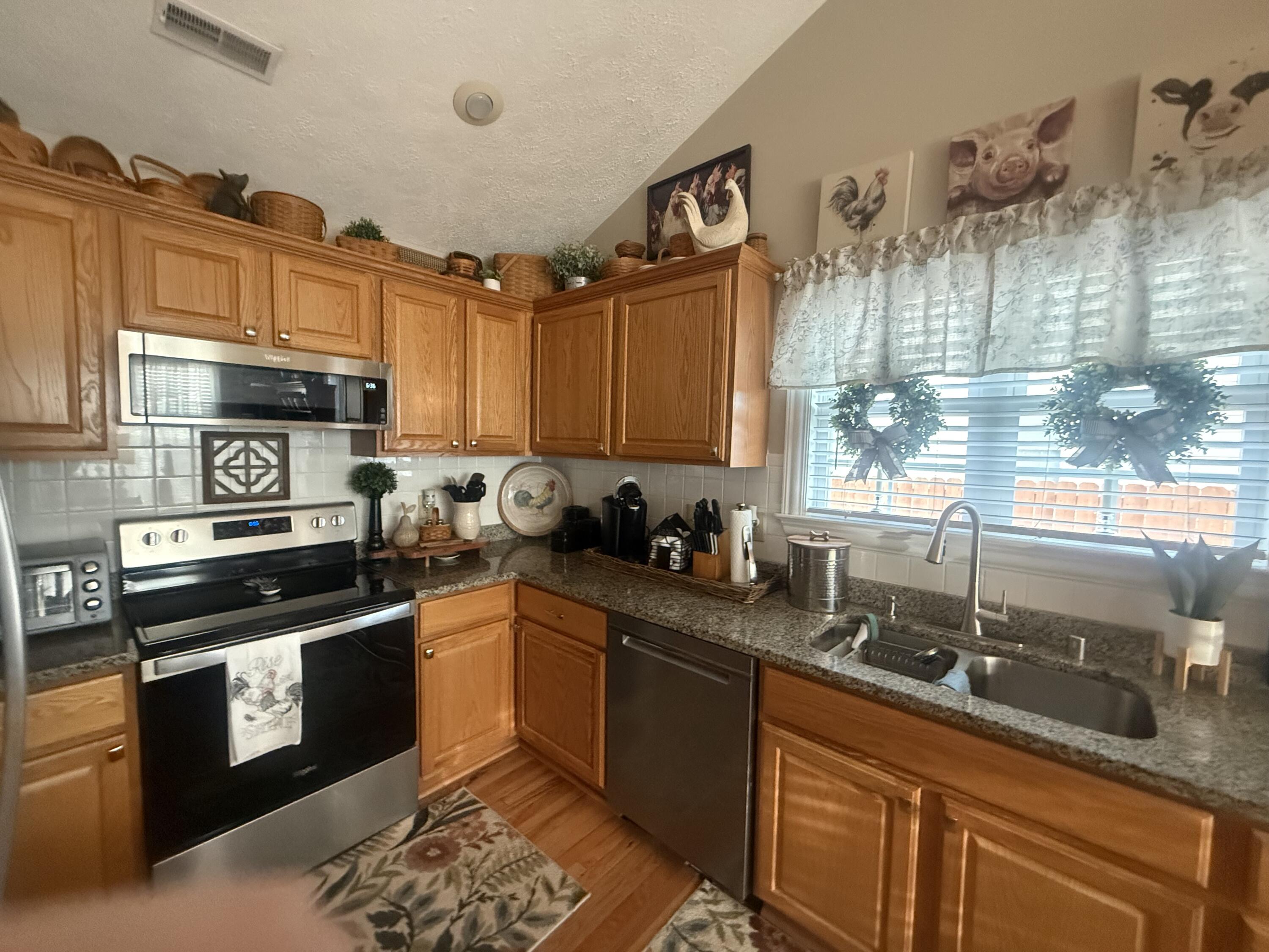 327 Primrose Lane Property Photo 10
