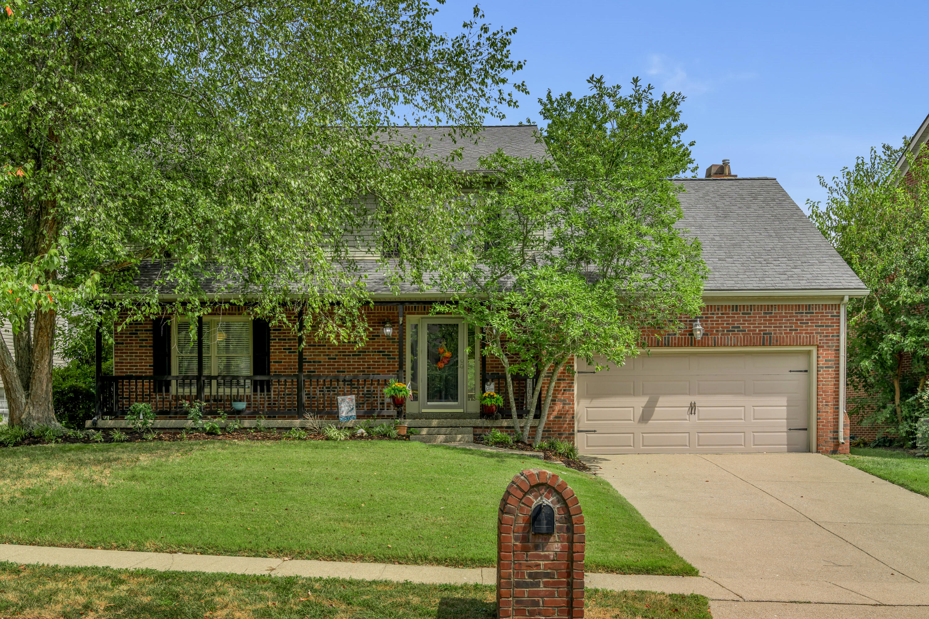 4560 Clubhouse Drive Property Photo 2