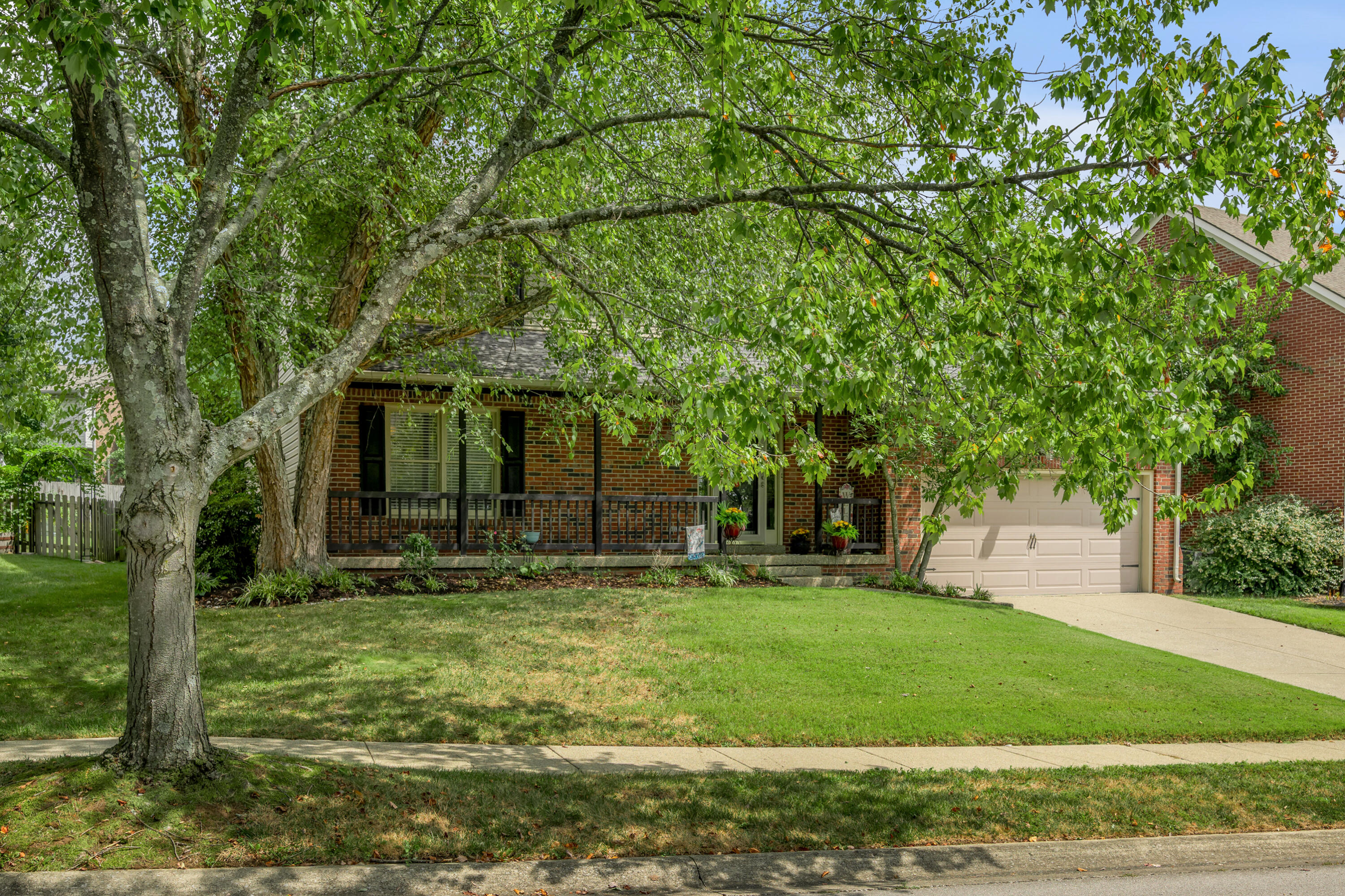 4560 Clubhouse Drive Property Photo 3