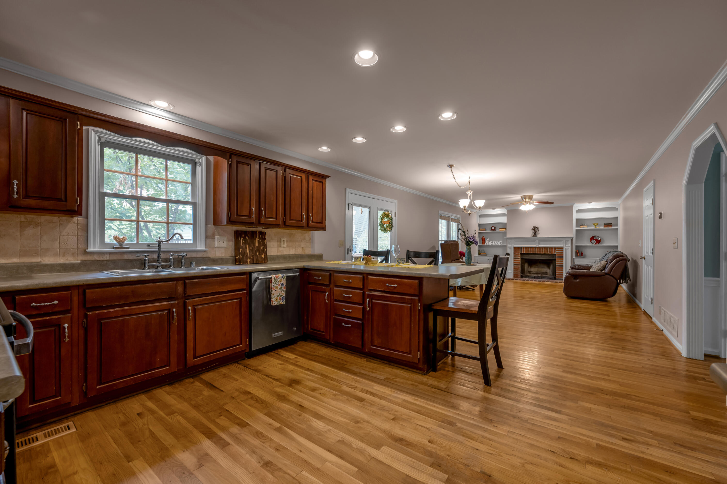 4560 Clubhouse Drive Property Photo 18